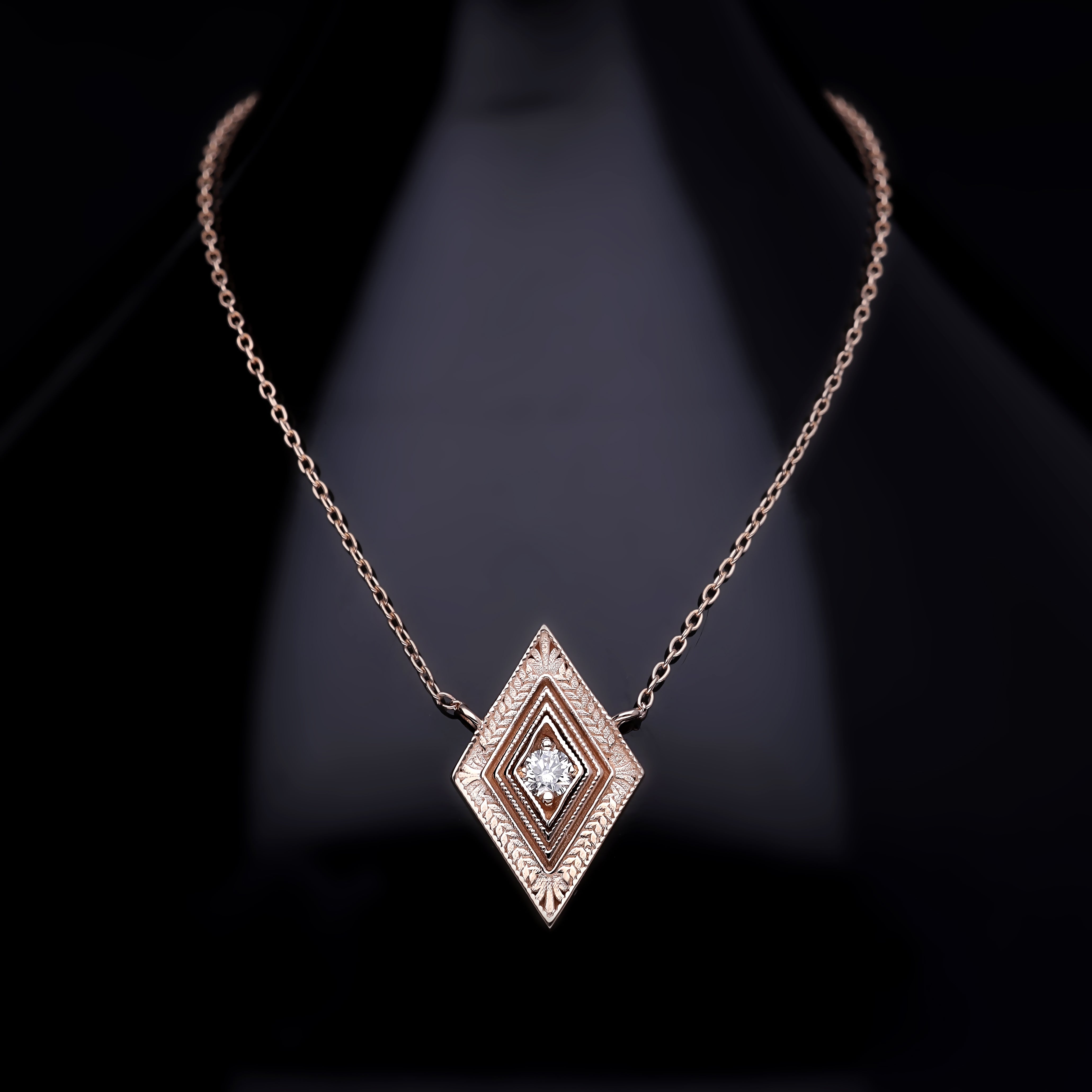 COLIER N000119 DIN AUR GALBEN 14K CU DIAMANT FORMA ROMB - Bijuterii LA ROSA