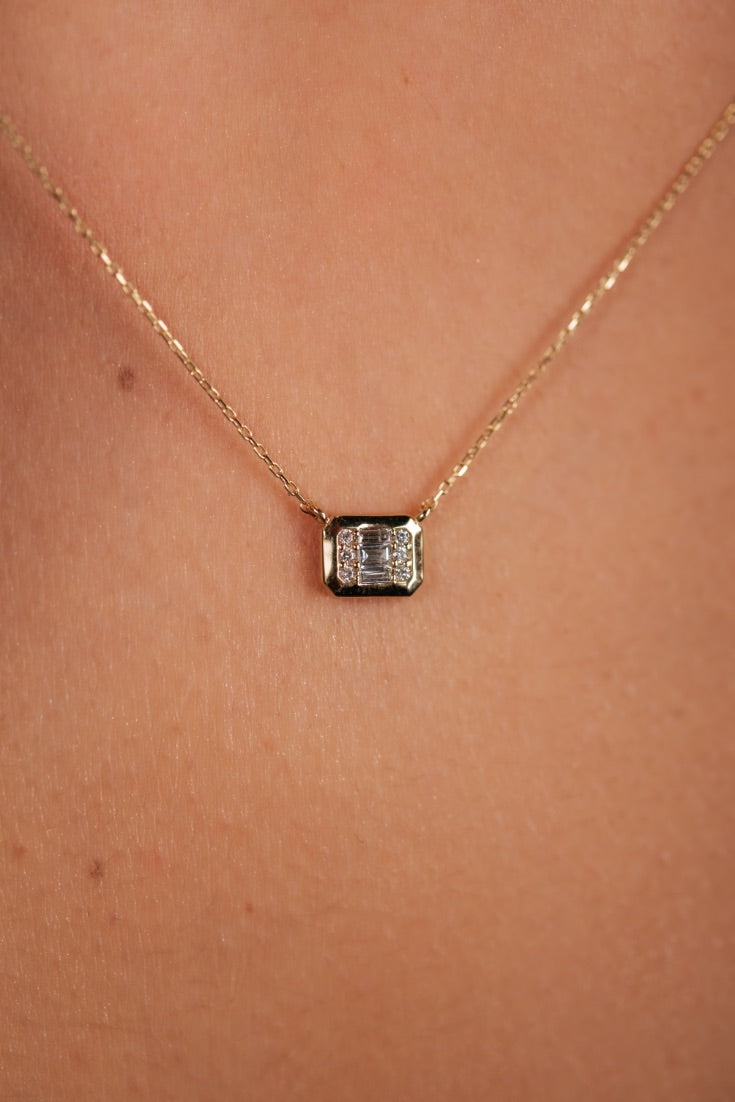 COLIER N000793 DIN AUR GALBEN 14K FORMA DREPTUNGHIULARA CU DIAMANTE - Bijuterii LA ROSA - Verighete si Inele de Logodna, bijuterii cu diamante