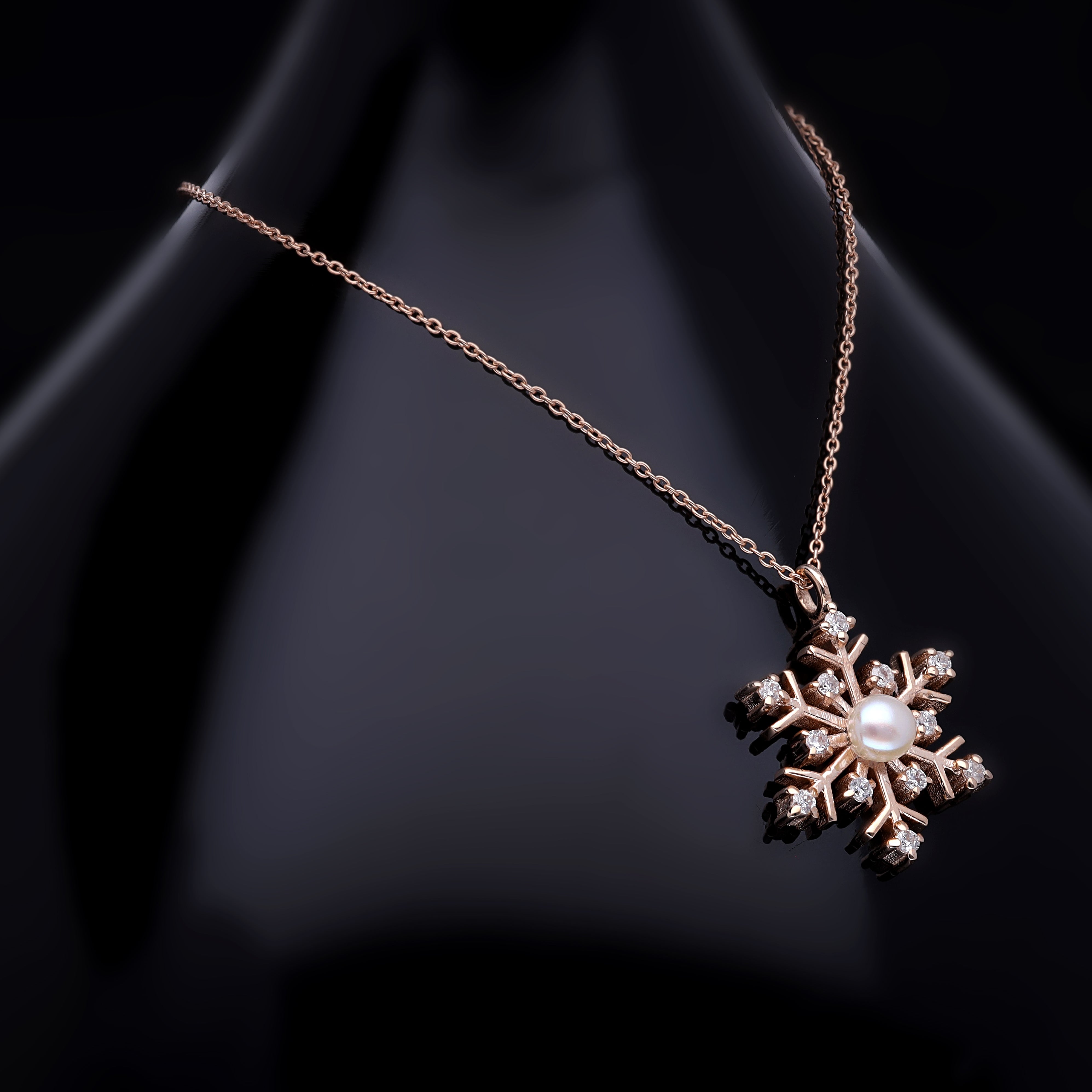 COLIER N132420 DIN AUR ROZ 14K CU DIAMANTE SI PERLA FORMA FULG - Bijuterii LA ROSA