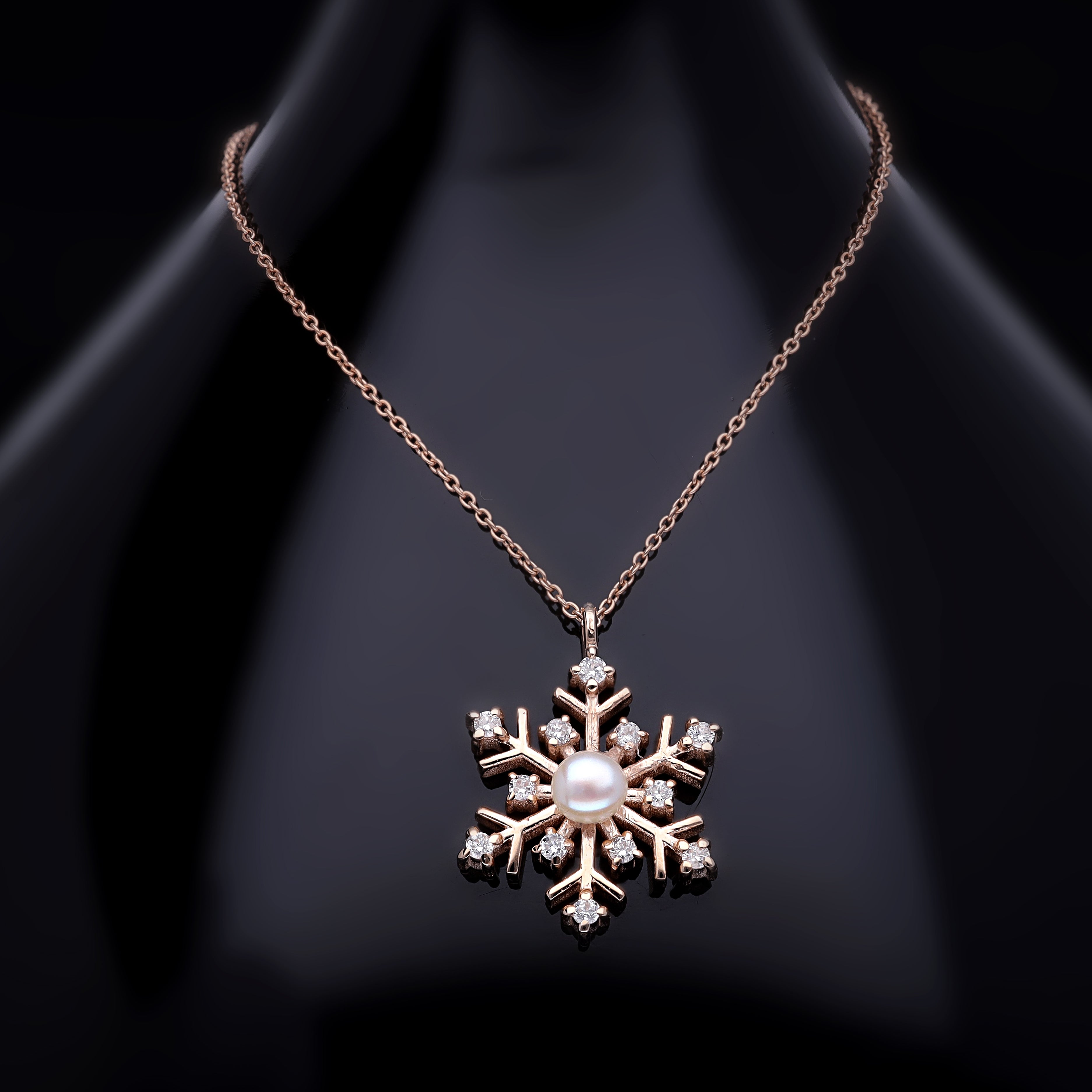 COLIER N132420 DIN AUR ROZ 14K CU DIAMANTE SI PERLA FORMA FULG - Bijuterii LA ROSA