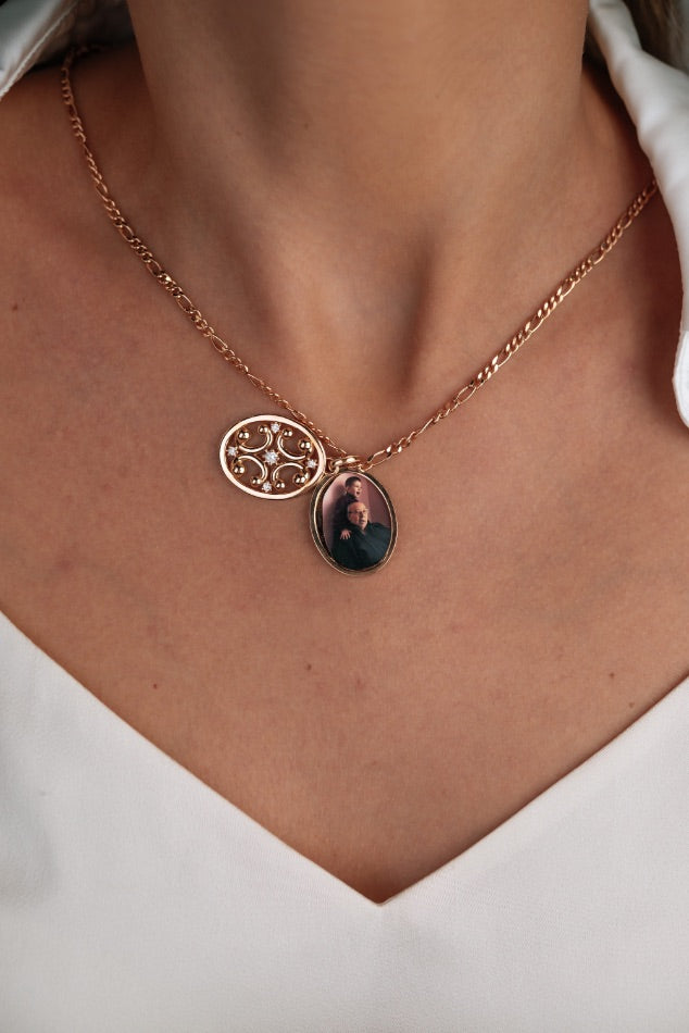 Colier Locket cu poza oval din aur roz 14k cu diamante - Bijuterii LA ROSA
