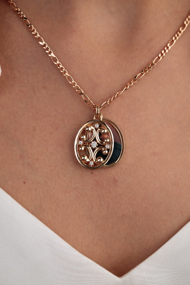 Colier Locket cu poza oval din aur roz 14k cu diamante - Bijuterii LA ROSA