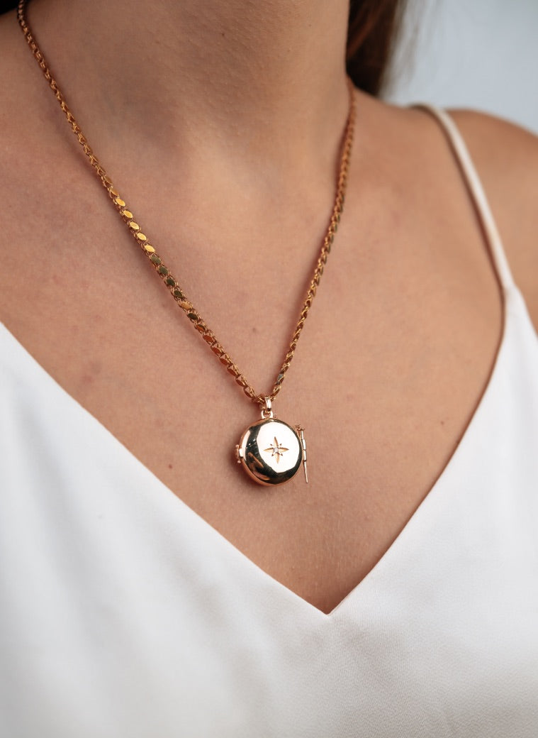 Colier Locket cu poze rotund din aur roz 14k cu diamant - Bijuterii LA ROSA