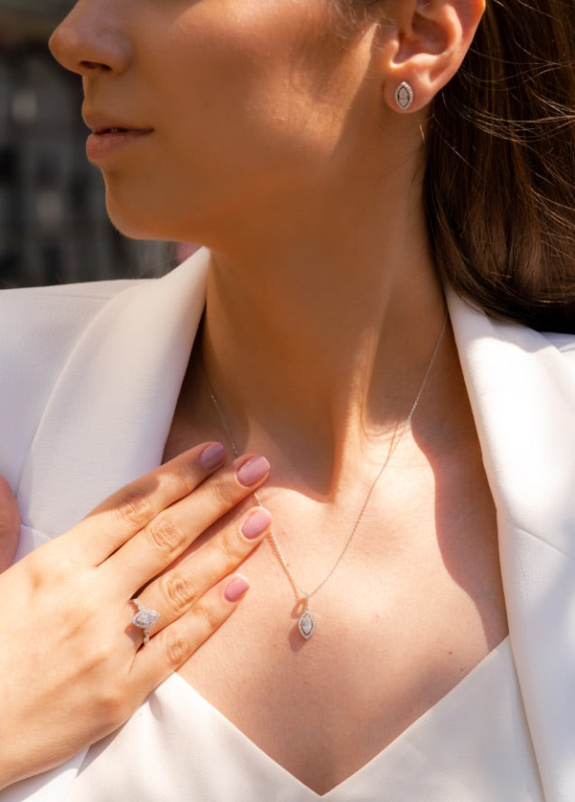 COLIER N000784 DIN AUR ALB 14K FORMA MARQUISE CU DIAMANTE - Bijuterii LA ROSA