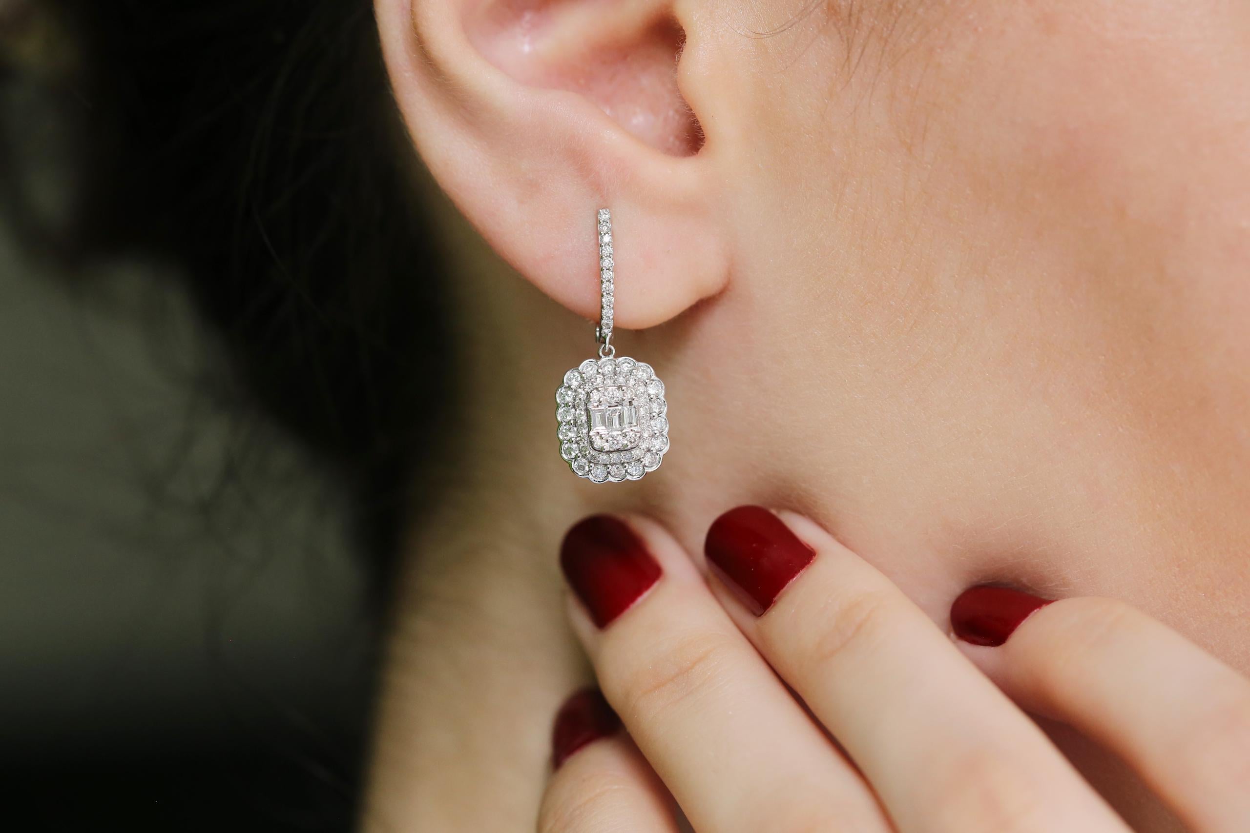 CERCEI E000044 DIN AUR ALB 14K FORMA SEMIPATRAT CU DIAMANTE - Bijuterii LA ROSA - Verighete si Inele de Logodna, bijuterii cu diamante