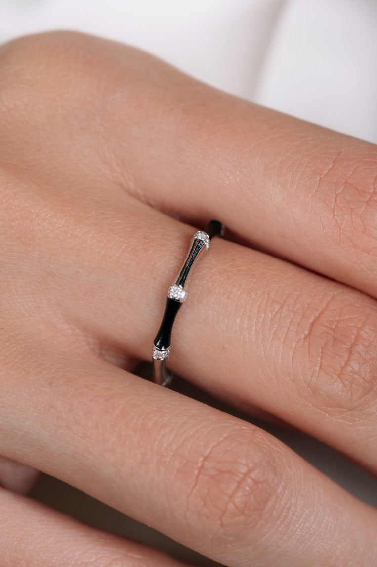Inel din aur alb de 14k cu diamante si email negru - Bijuterii LA ROSA