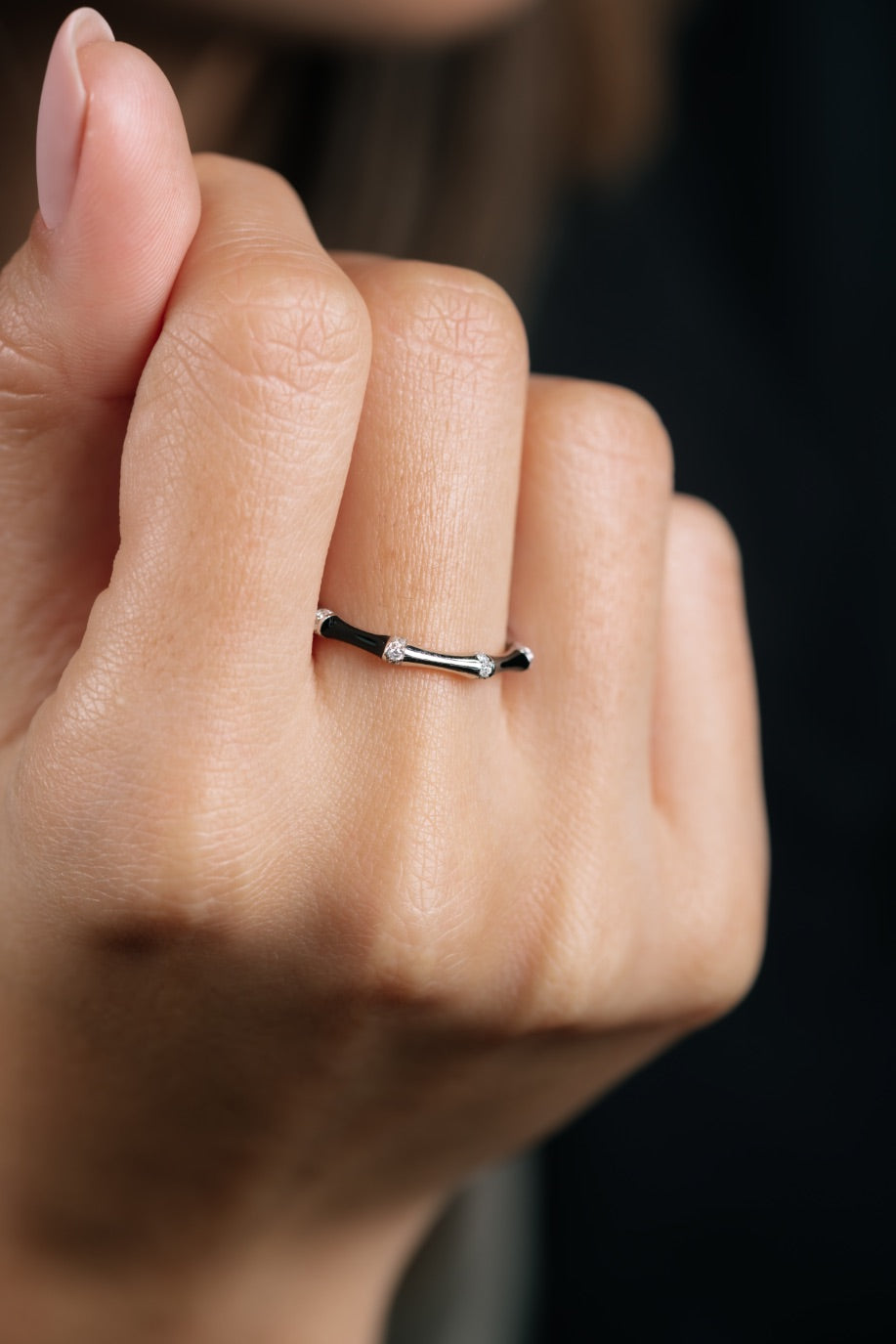 Inel din aur alb de 14k cu diamante si email negru - Bijuterii LA ROSA