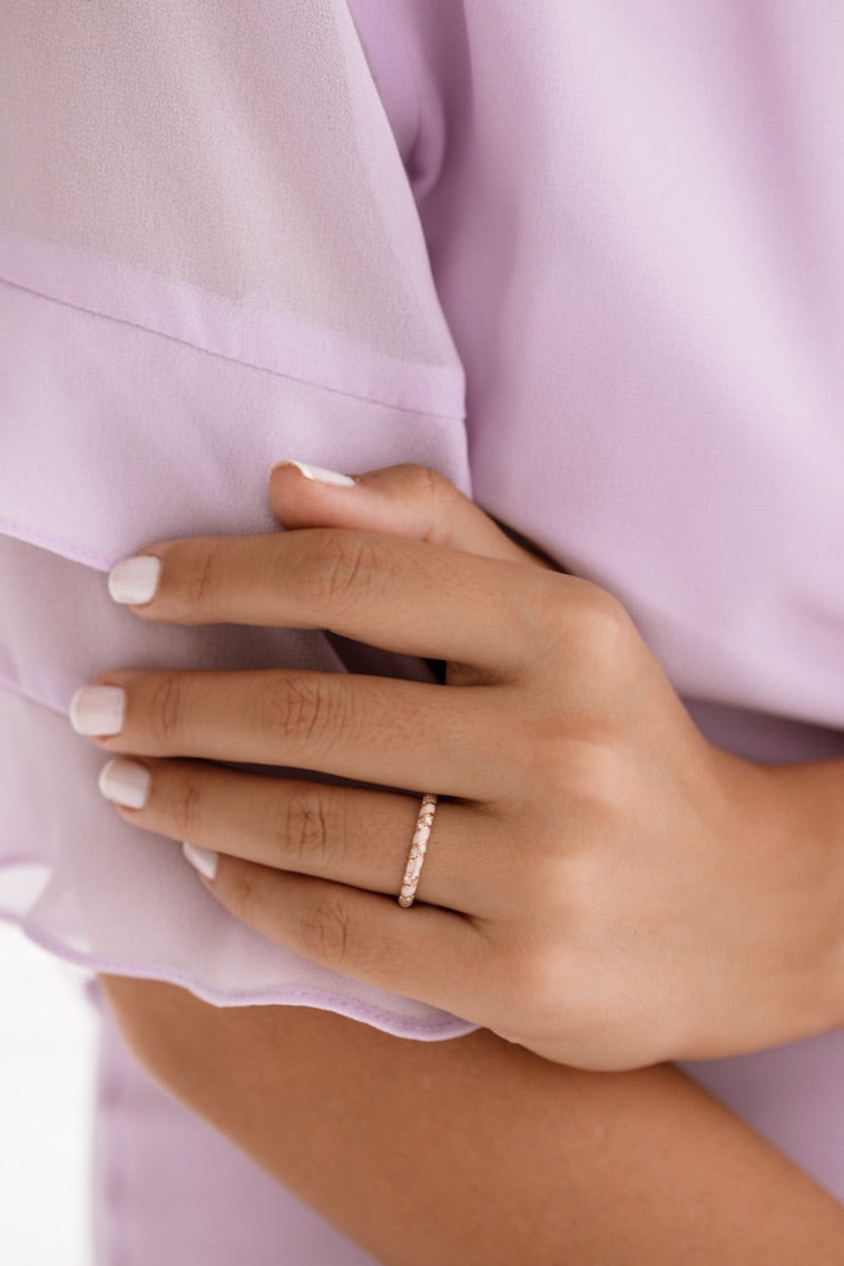 Inel din aur roz 18k cu diamante si email roz - Bijuterii LA ROSA