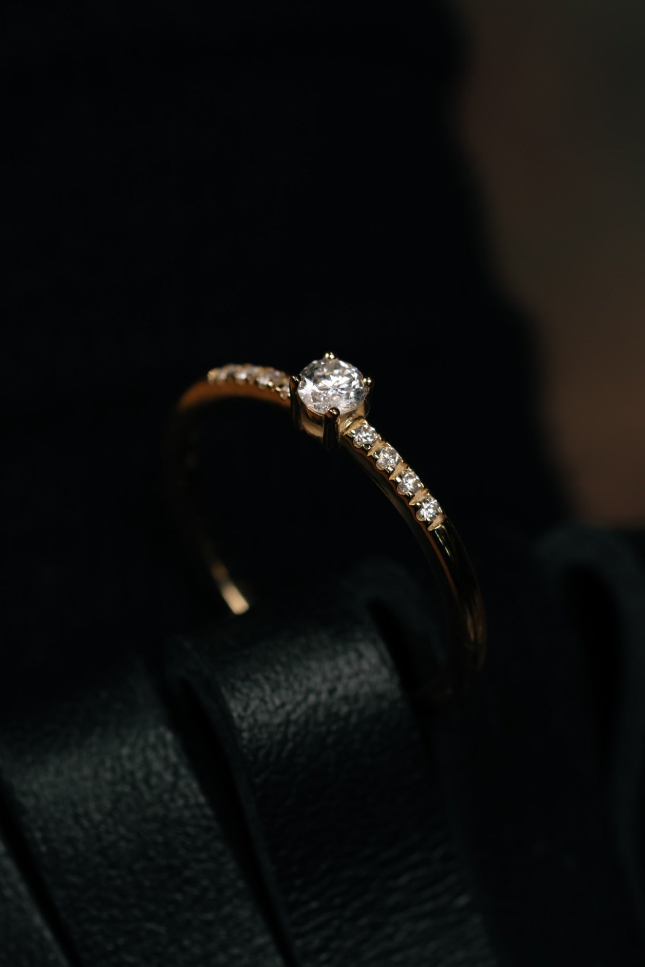 INEL R0010 DIN AUR GALBEN 14K CU DIAMANTE - Bijuterii LA ROSA