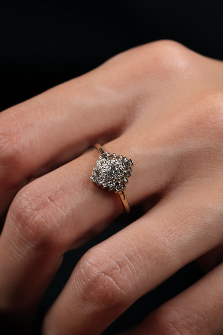 INEL R000464 ROMB DIN AUR GALBEN 14K CU DIAMANTE BAGHETE - Bijuterii LA ROSA