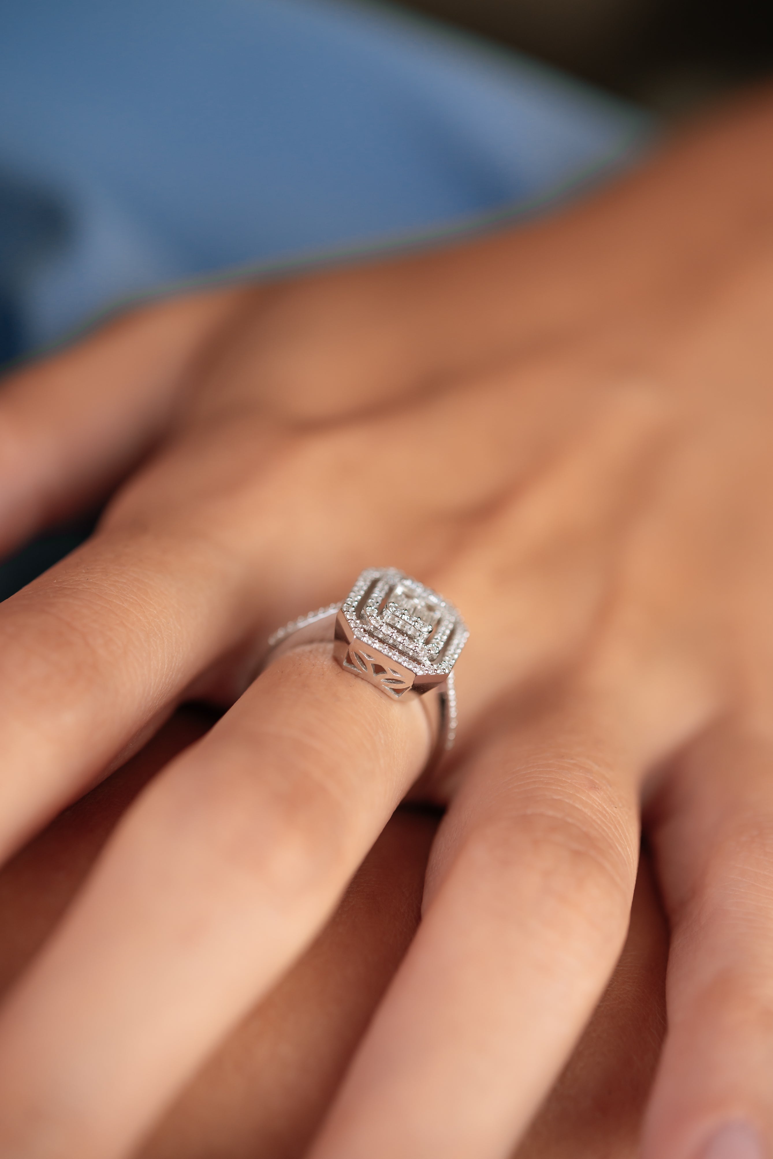 Inel triplu mount din aur alb de 14k cu diamante baghete - Bijuterii LA ROSA