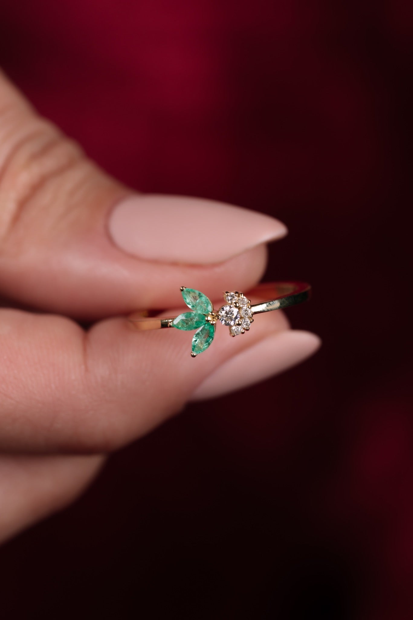 Inel R000464 din aur galben 14k cu diamante si smaralde forma marquise - Bijuterii LA ROSA
