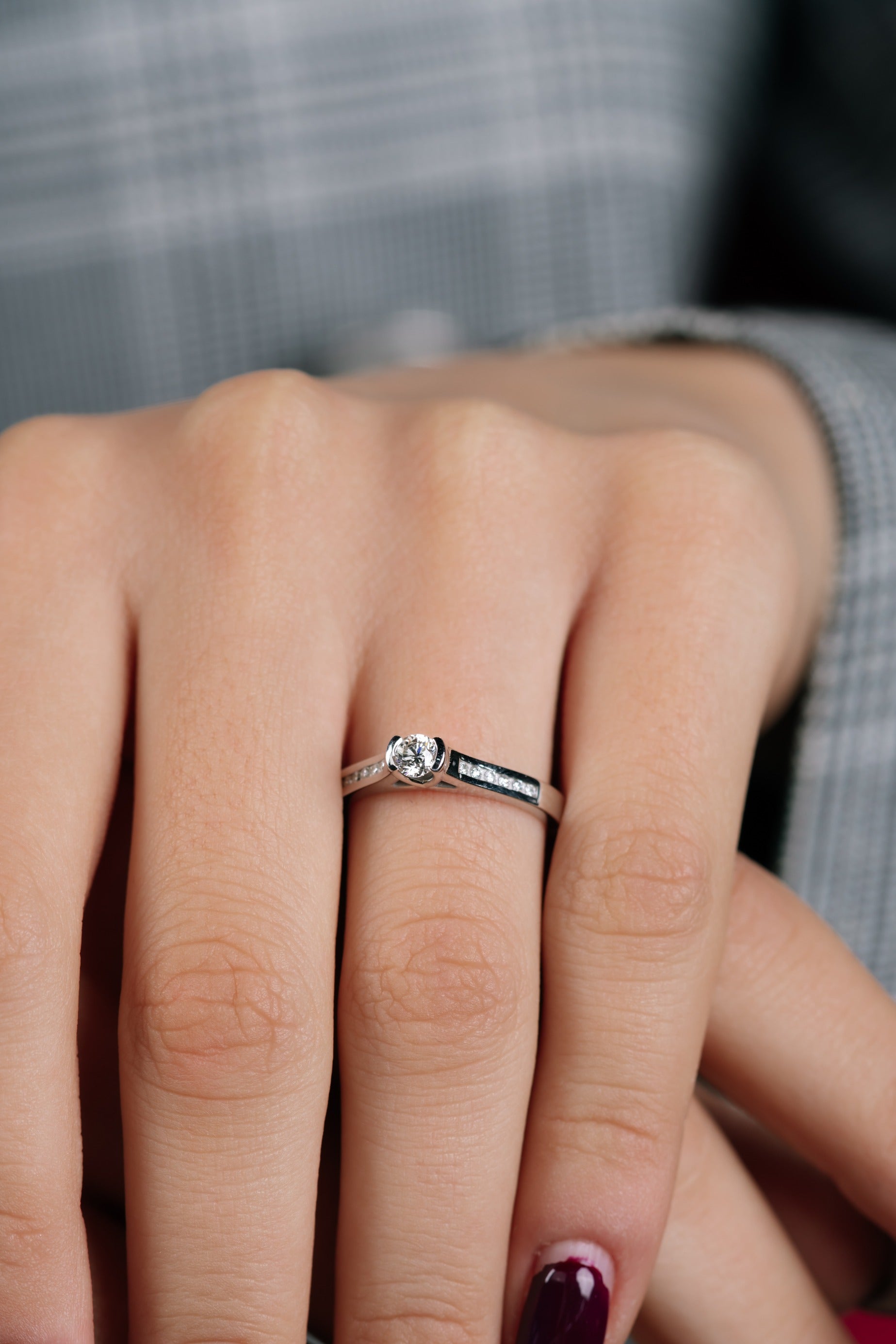 Inel de logodna BASIL din aur alb 18k cu diamante - Bijuterii LA ROSA - Verighete si Inele de Logodna, bijuterii cu diamante