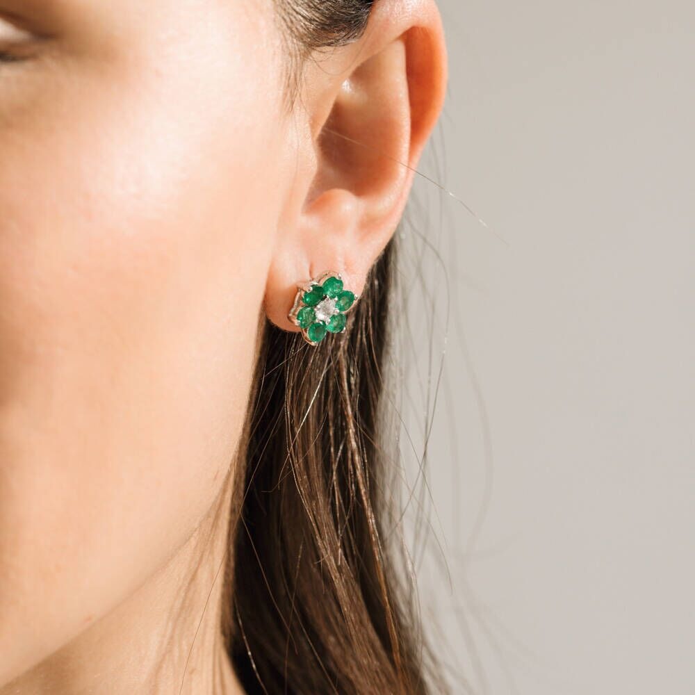 CERCEI KP19698 DIN AUR ALB 14K FORMA FLOARE CU DIAMANTE SI SMARALD - Bijuterii LA ROSA