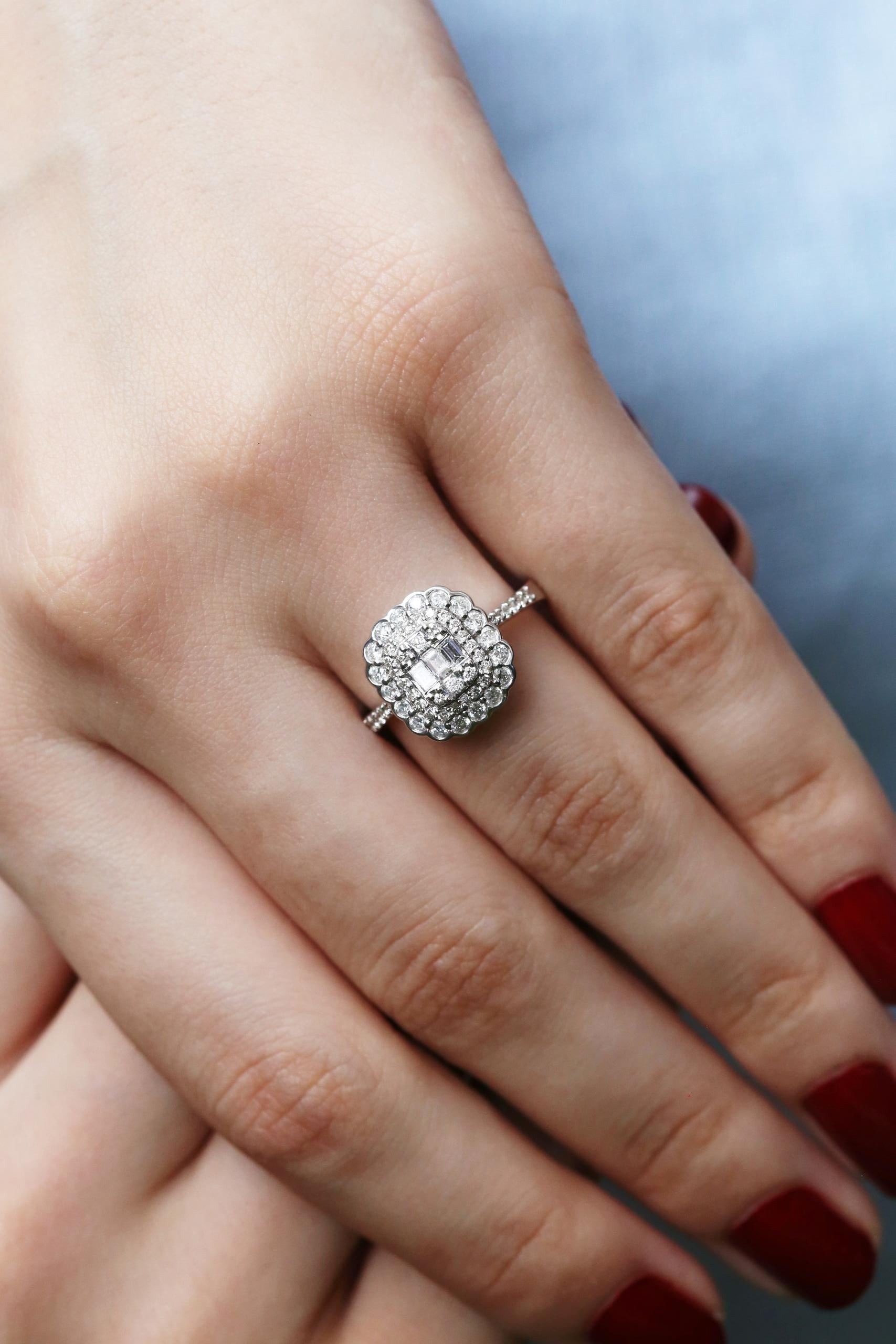 INEL R000164 DIN AUR ALB 14K FORMA DREPTUNGHIULARA CU DIAMANTE - Bijuterii LA ROSA - Verighete si Inele de Logodna, bijuterii cu diamante