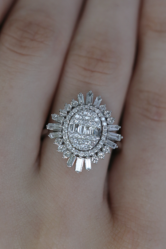 INEL R002663 DIN AUR ALB 14K FORMA STEA CU DIAMANTE - Bijuterii LA ROSA - Verighete si Inele de Logodna, bijuterii cu diamante