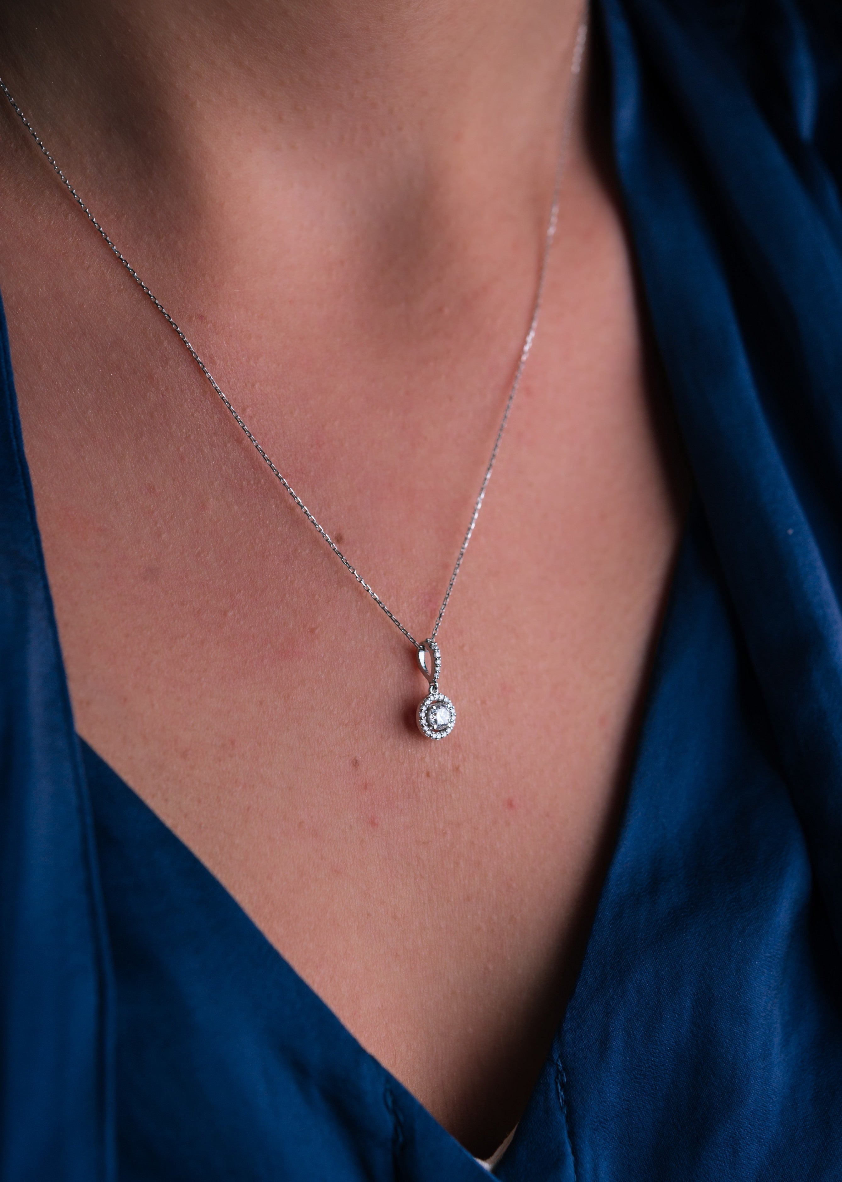 COLIER N000782 DIN AUR ALB 14K FORMA ROTUNDA CU DIAMANTE - Bijuterii LA ROSA - Verighete si Inele de Logodna, bijuterii cu diamante