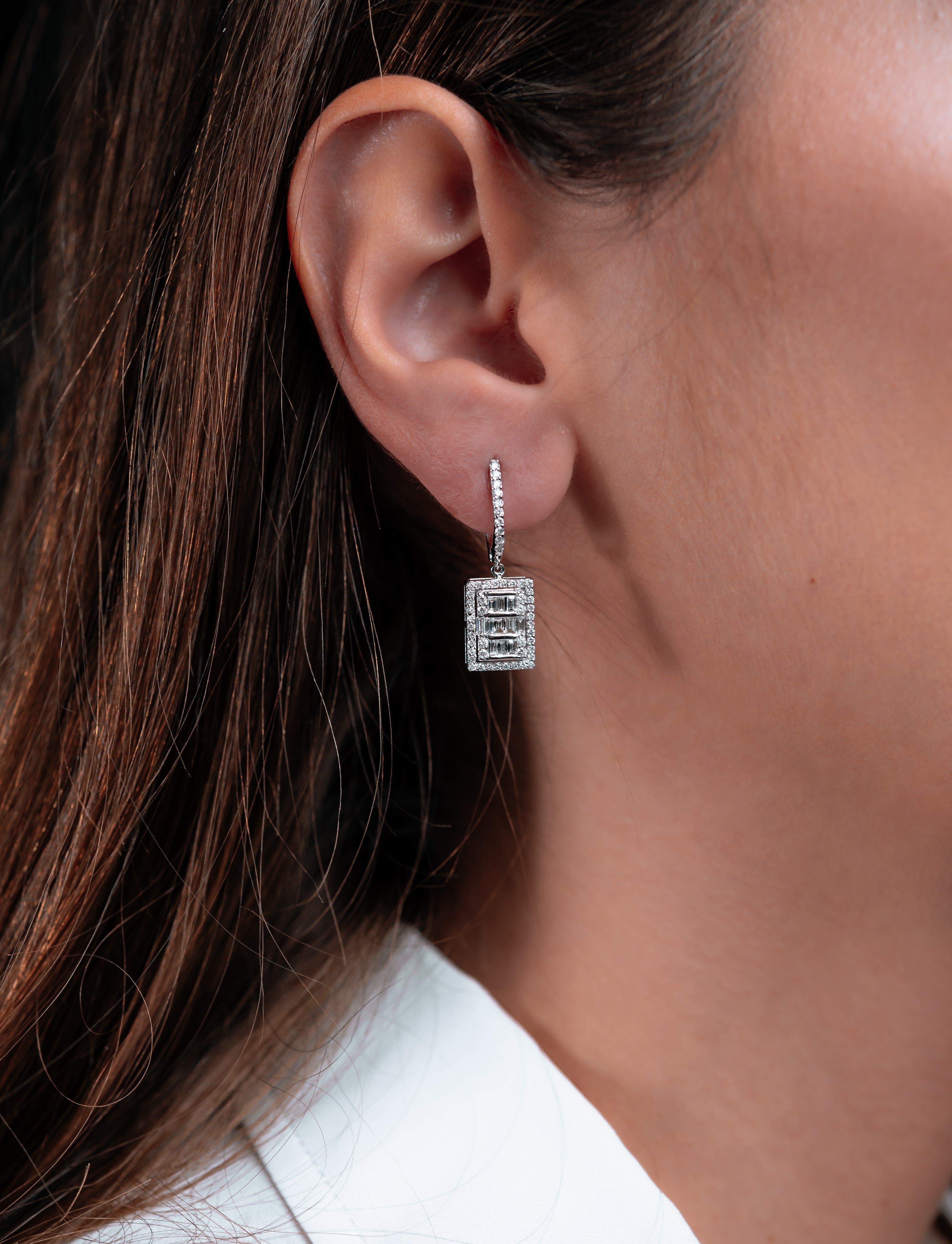 CERCEI E000398 DIN AUR ALB DE 14K FORMA DREPTUNGHIULARA CU DIAMANTE - Bijuterii LA ROSA - Verighete si Inele de Logodna, bijuterii cu diamante