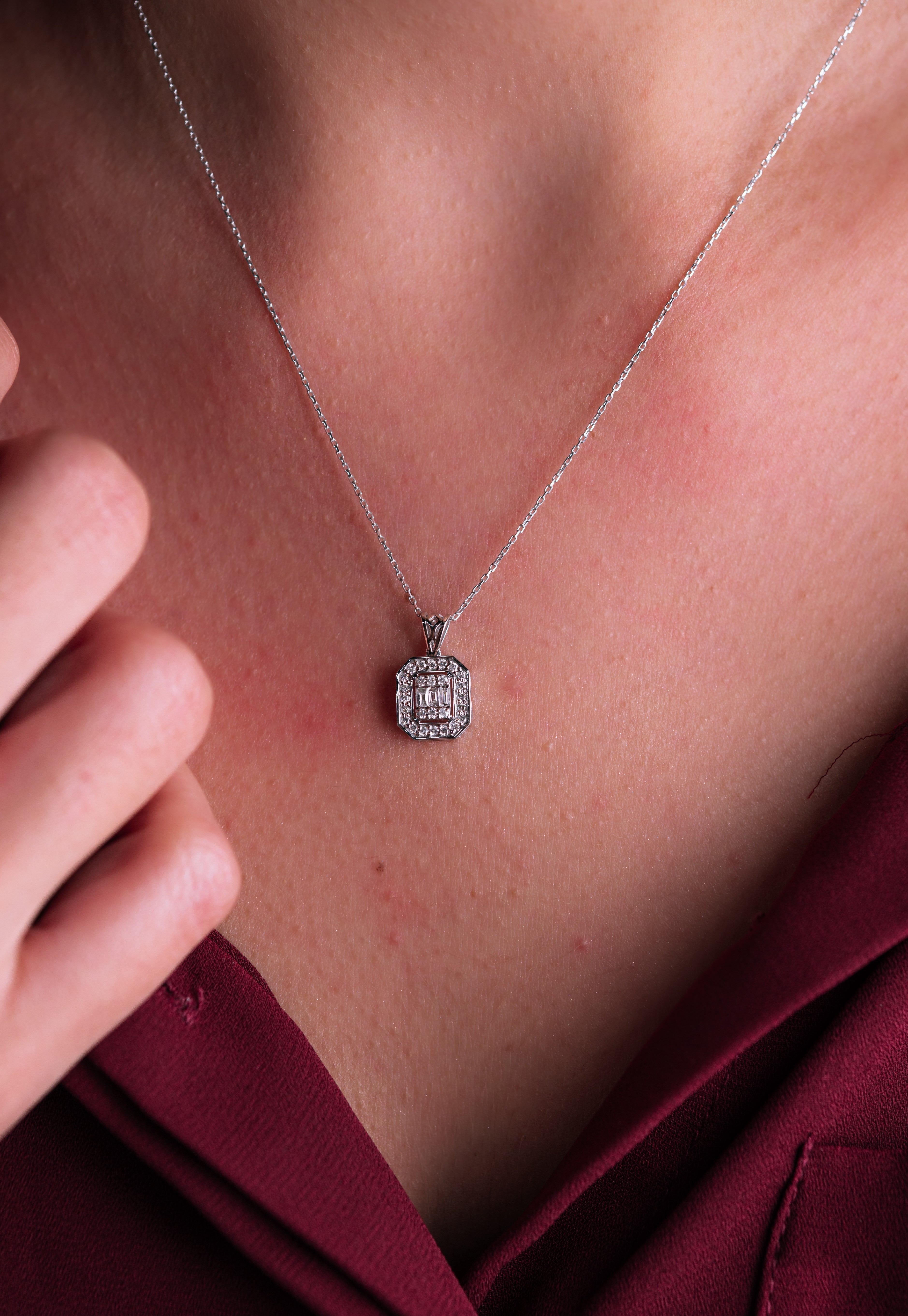 COLIER BAGUETTE DIN AUR ALB 14K FORMA DREPTUGHIULARA CU DIAMANTE - Bijuterii LA ROSA - Verighete si Inele de Logodna, bijuterii cu diamante