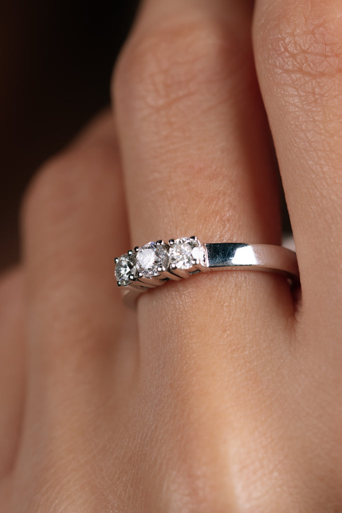 Inel de logodna LR00051 din aur alb 18k cu diamante - Bijuterii LA ROSA