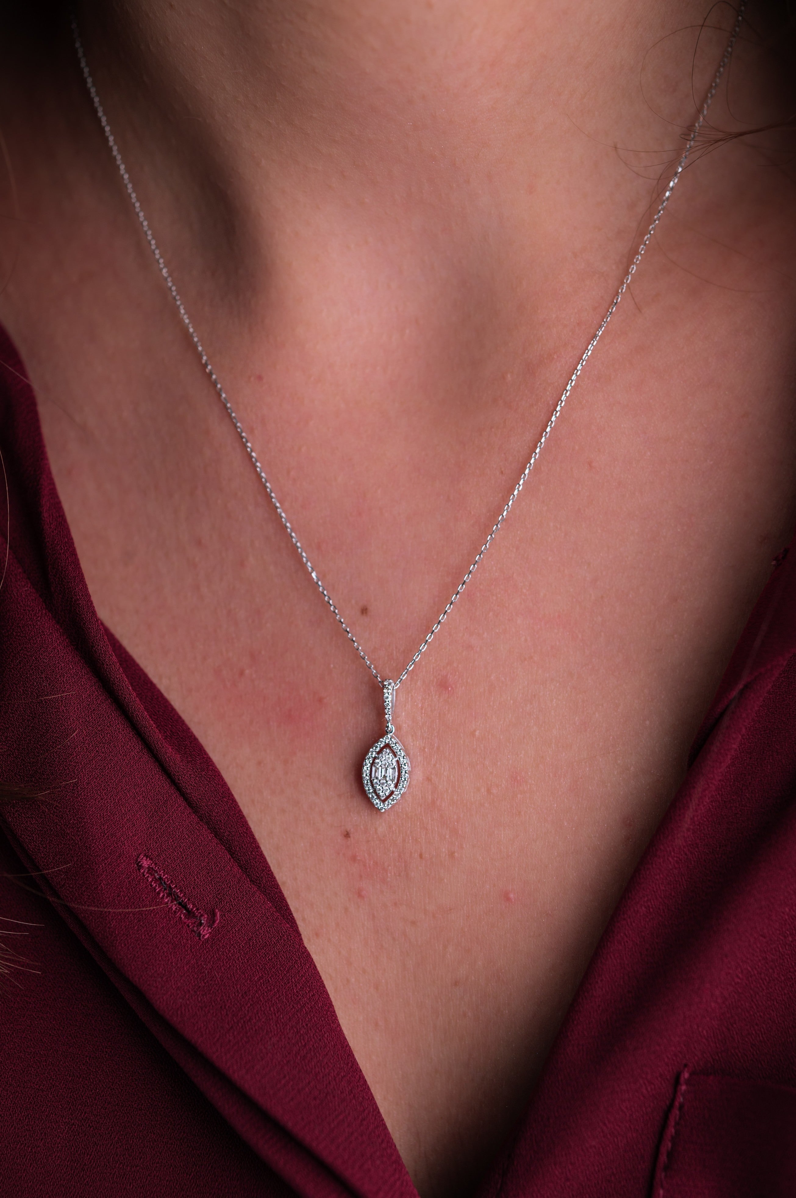 COLIER N000784 DIN AUR ALB 14K FORMA MARQUISE CU DIAMANTE - Bijuterii LA ROSA