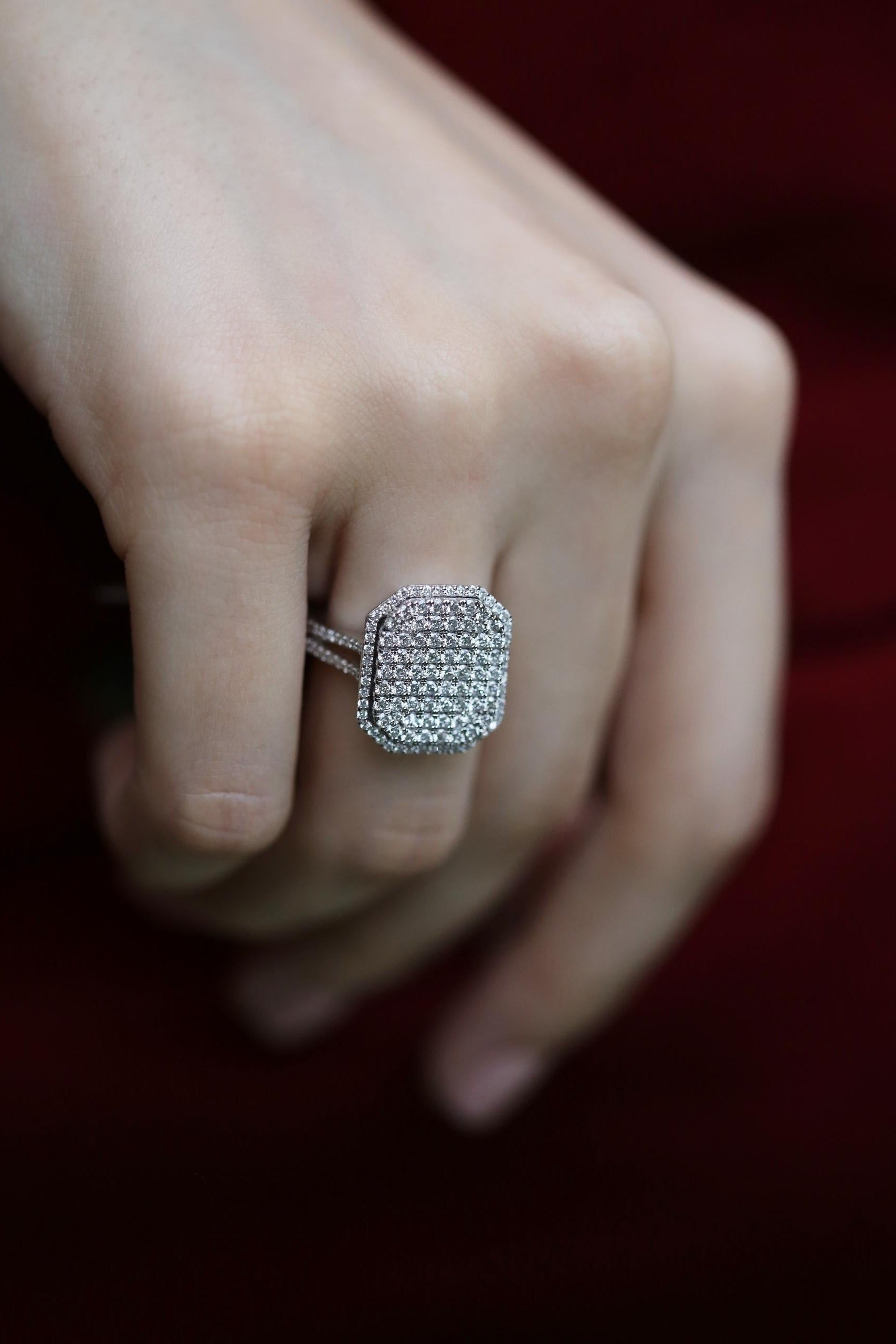 INEL R003299 DIN AUR ALB 14K FORMA SEMIDREPTUNGHI CU DIAMANTE - Bijuterii LA ROSA - Verighete si Inele de Logodna, bijuterii cu diamante