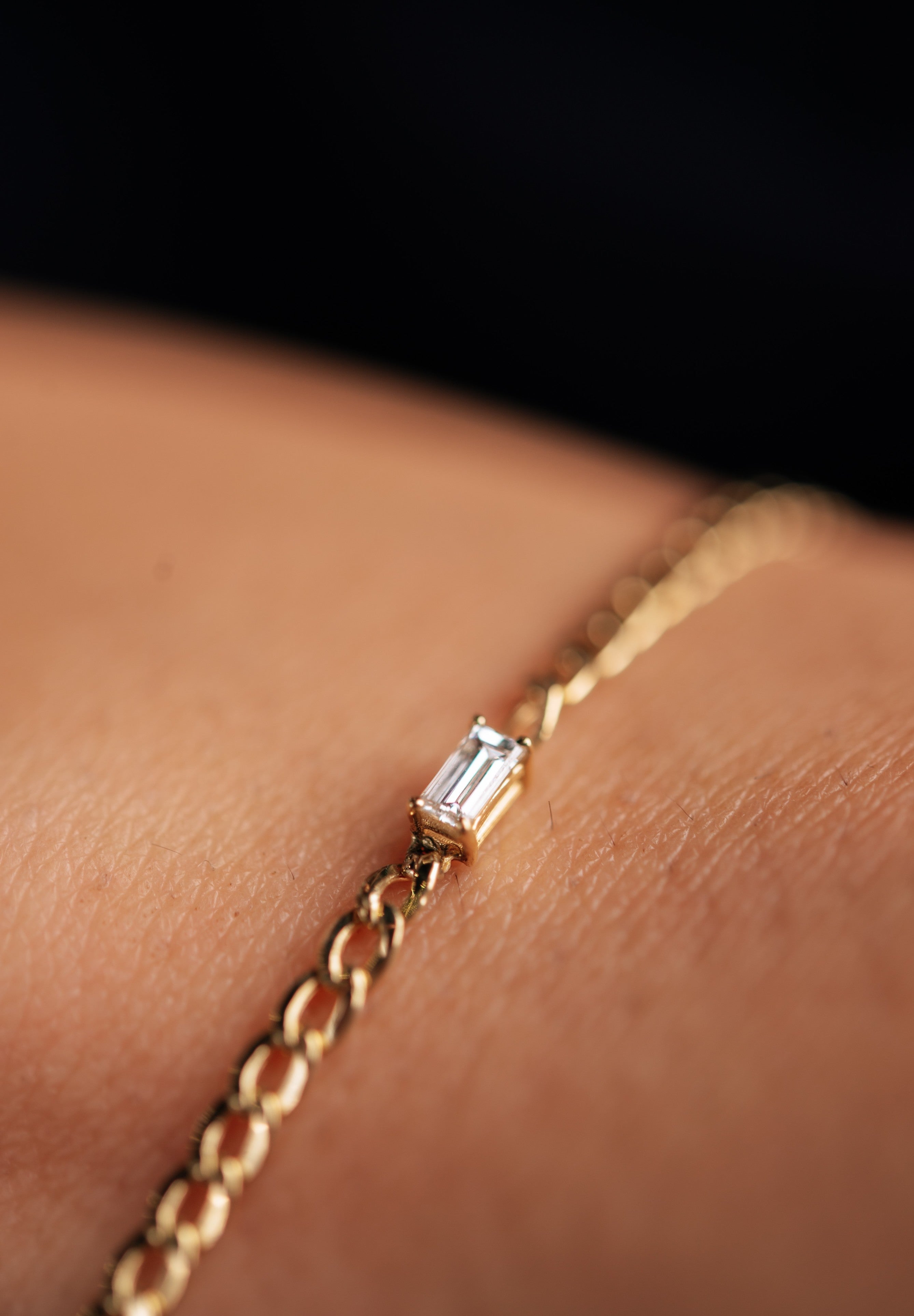 BRATARA B000825 DIN AUR GALBEN 14K FORMA DREPTUNGHIULARA CU DIAMANT - Bijuterii LA ROSA - Verighete si Inele de Logodna, bijuterii cu diamante