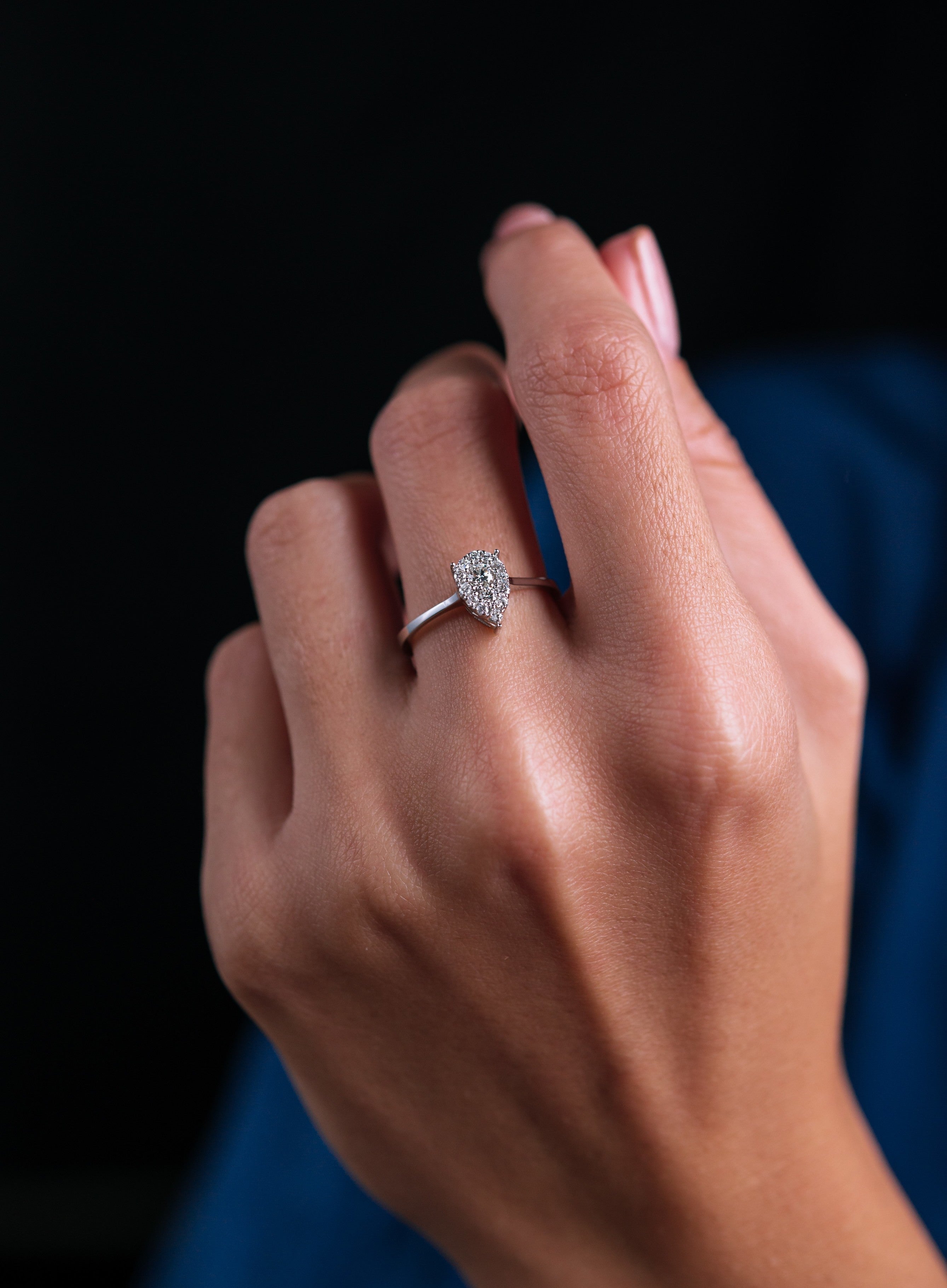 INEL R003549 DIN AUR ALB 14K FORMA LACRIMA CU DIAMANTE - Bijuterii LA ROSA - Verighete si Inele de Logodna, bijuterii cu diamante