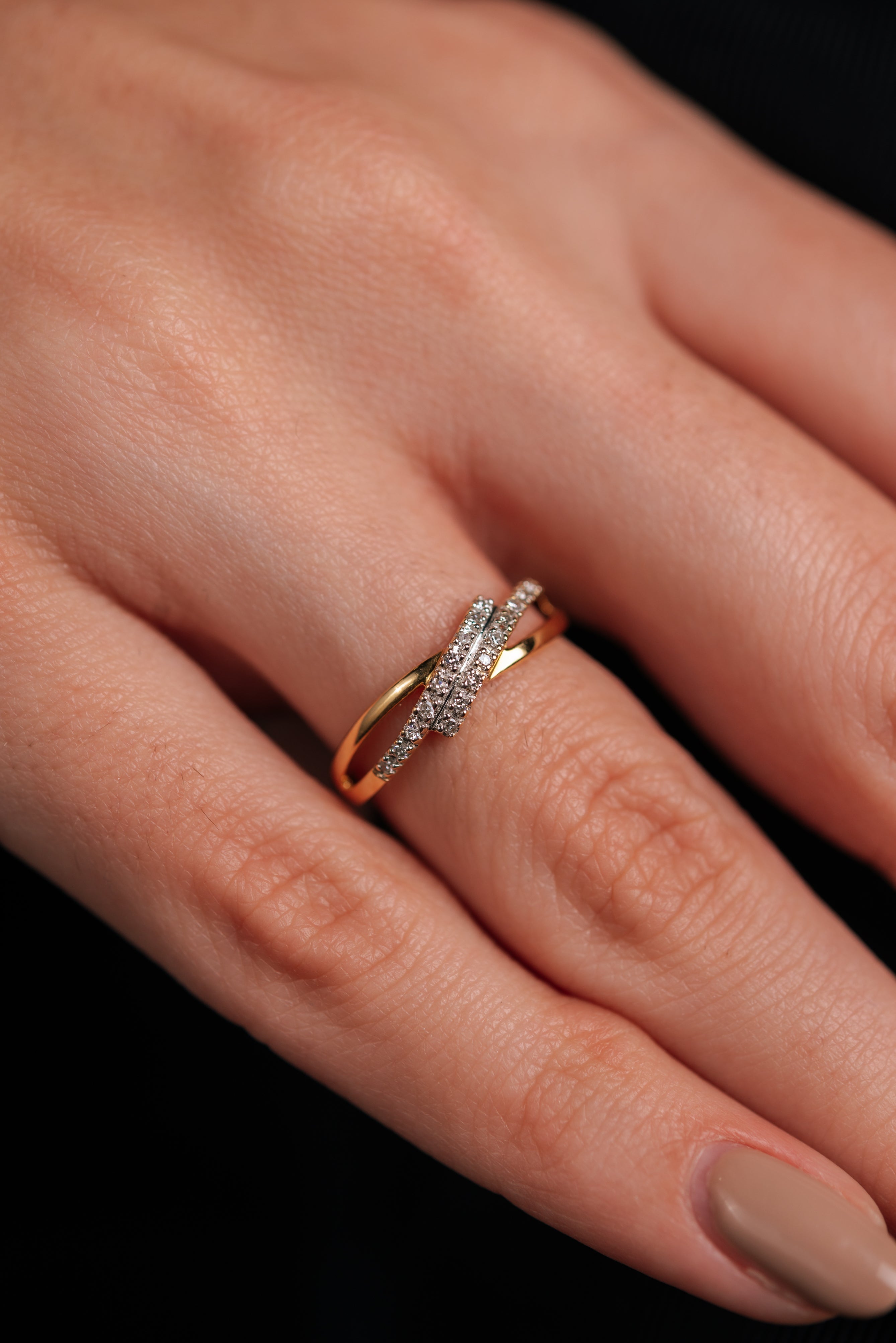 INEL LR00151 DIN AUR GALBEN 18K CU DIAMANTE - Bijuterii LA ROSA - Verighete si Inele de Logodna, bijuterii cu diamante