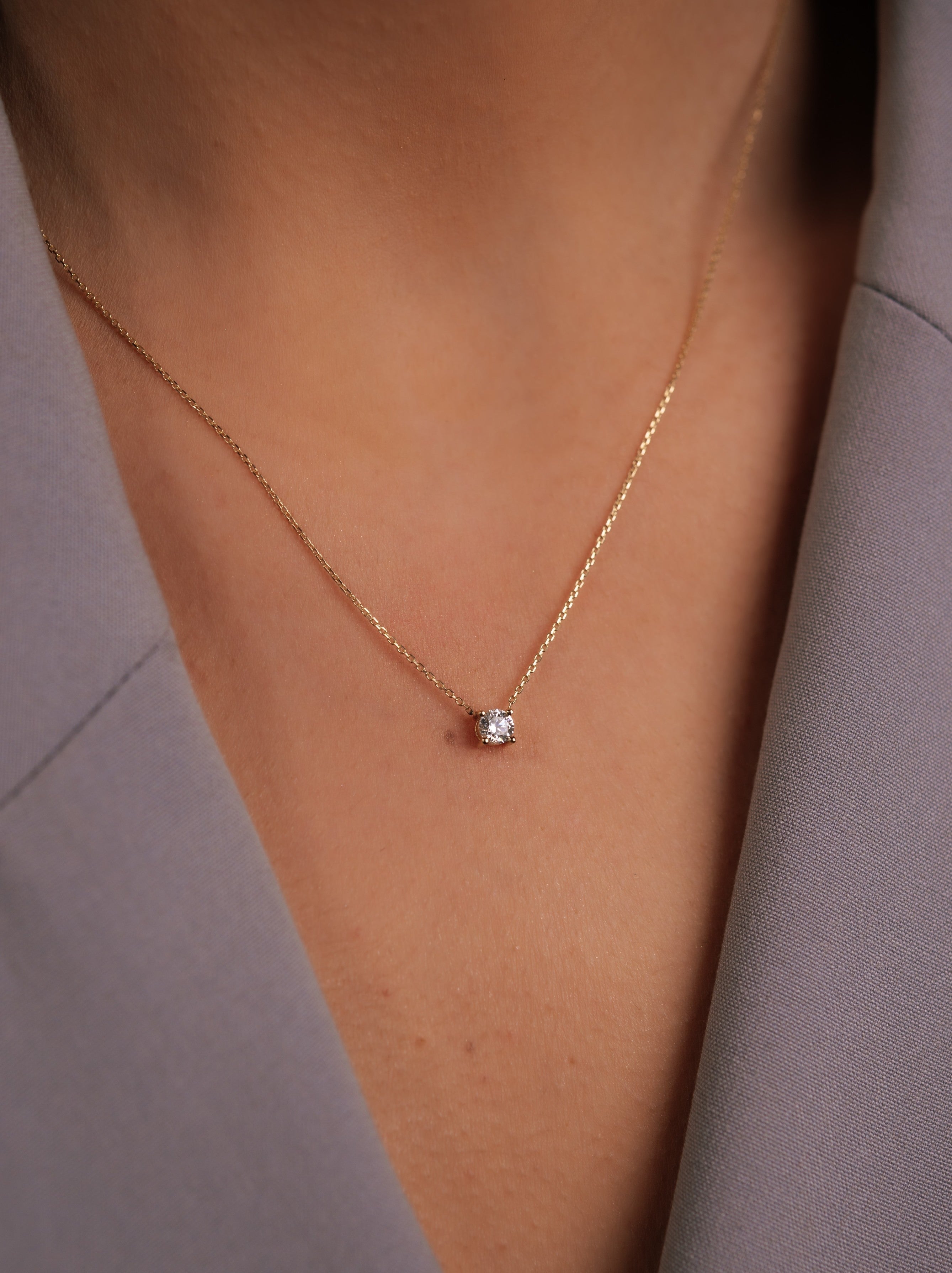 COLIER N000803 DIN AUR GALBEN 14K FORMA ROTUNDA CU DIAMANT - Bijuterii LA ROSA - Verighete si Inele de Logodna, bijuterii cu diamante