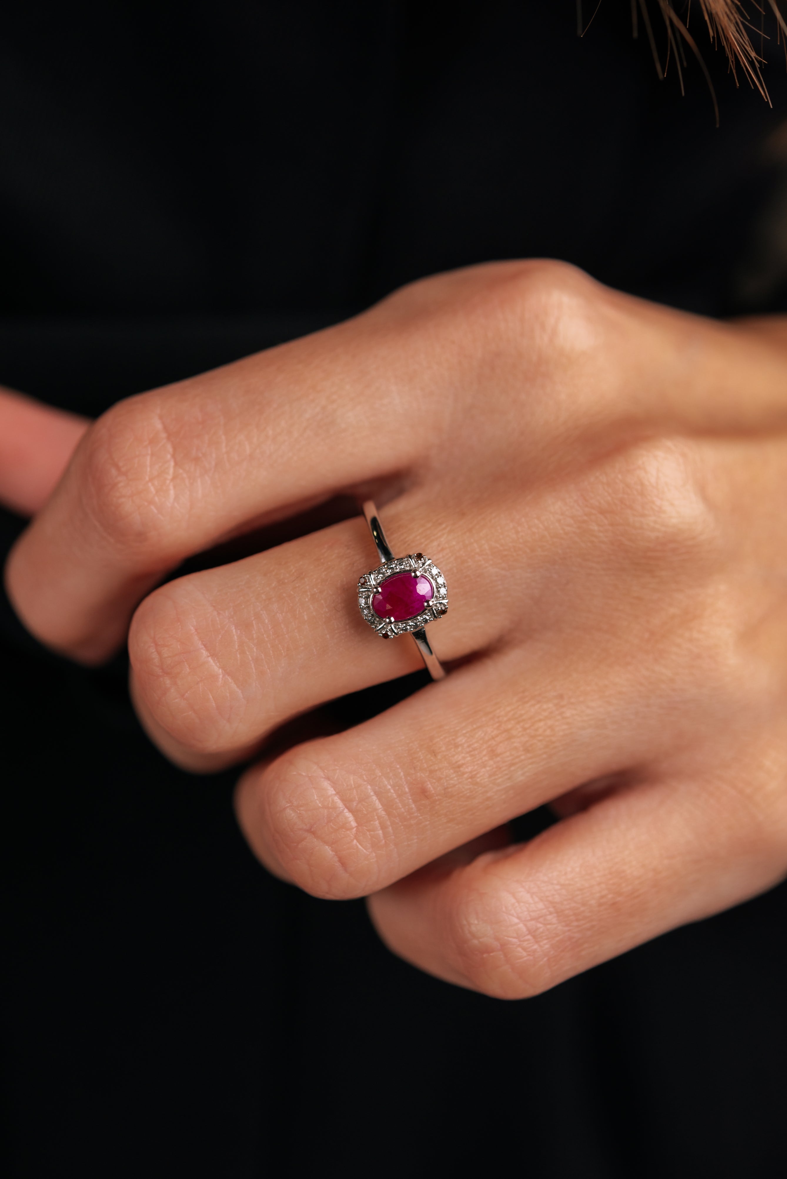 INEL LRPN279 DIN AUR ALB 14K CU DIAMANTE SI RUBIN - Bijuterii LA ROSA - Verighete si Inele de Logodna, bijuterii cu diamante