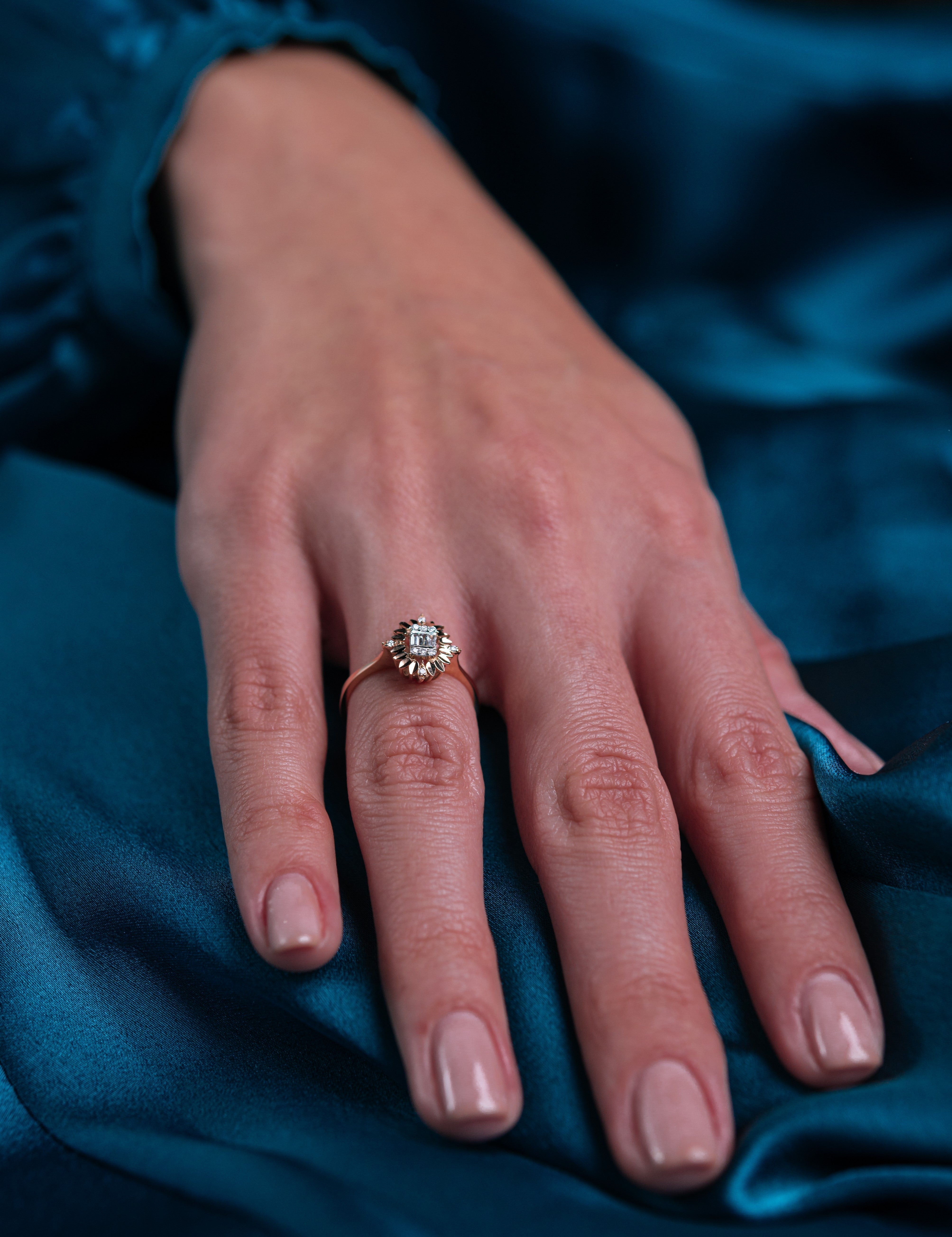 INEL R000898 DIN AUR ROZ 14K FORMA STEA CU DIAMANTE - Bijuterii LA ROSA - Verighete si Inele de Logodna, bijuterii cu diamante