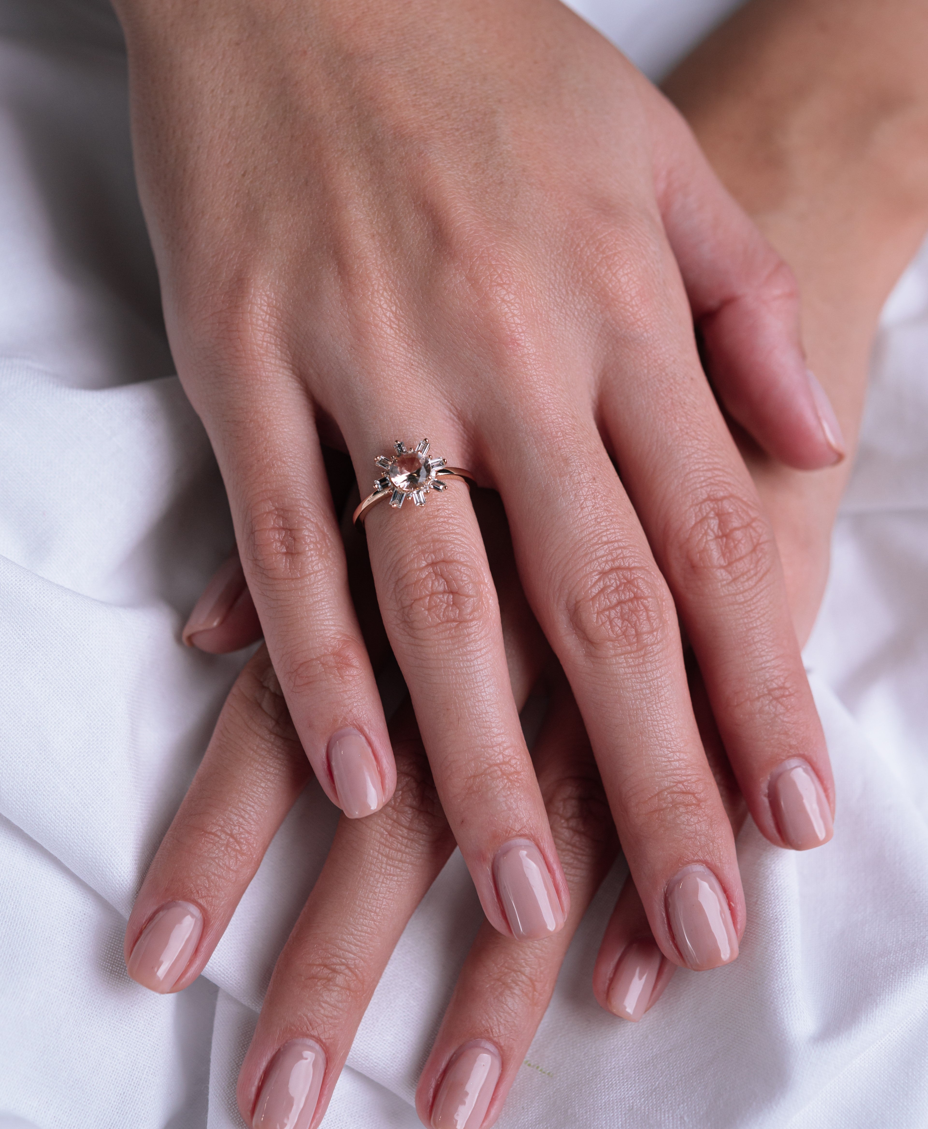 INEL R002639 DIN AUR ROZ 14K FORMA ROTUNDA CU DIAMANTE - Bijuterii LA ROSA - Verighete si Inele de Logodna, bijuterii cu diamante