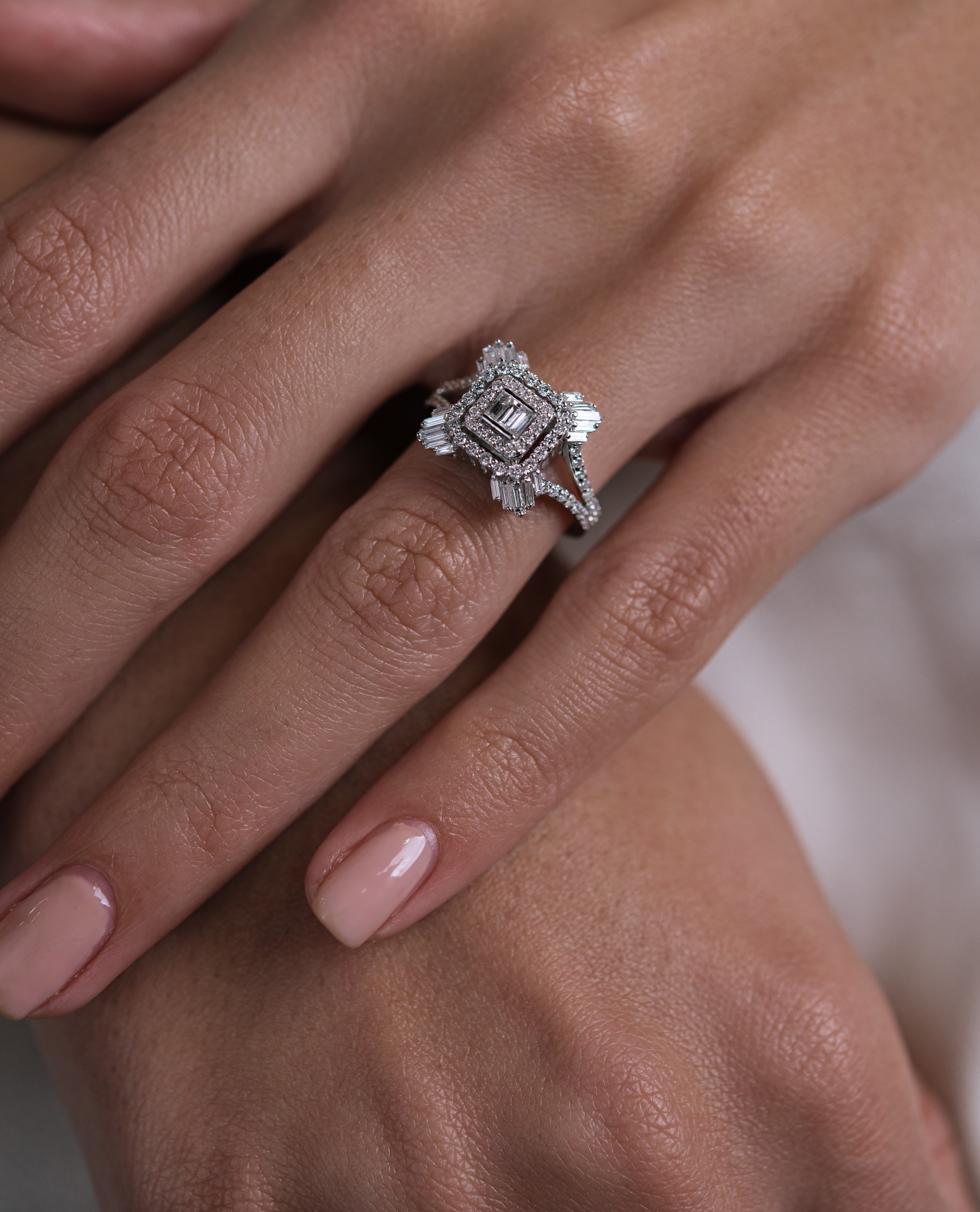 INEL R002667 DIN AUR ALB 14K CU DIAMANTE - Bijuterii LA ROSA - Verighete si Inele de Logodna, bijuterii cu diamante