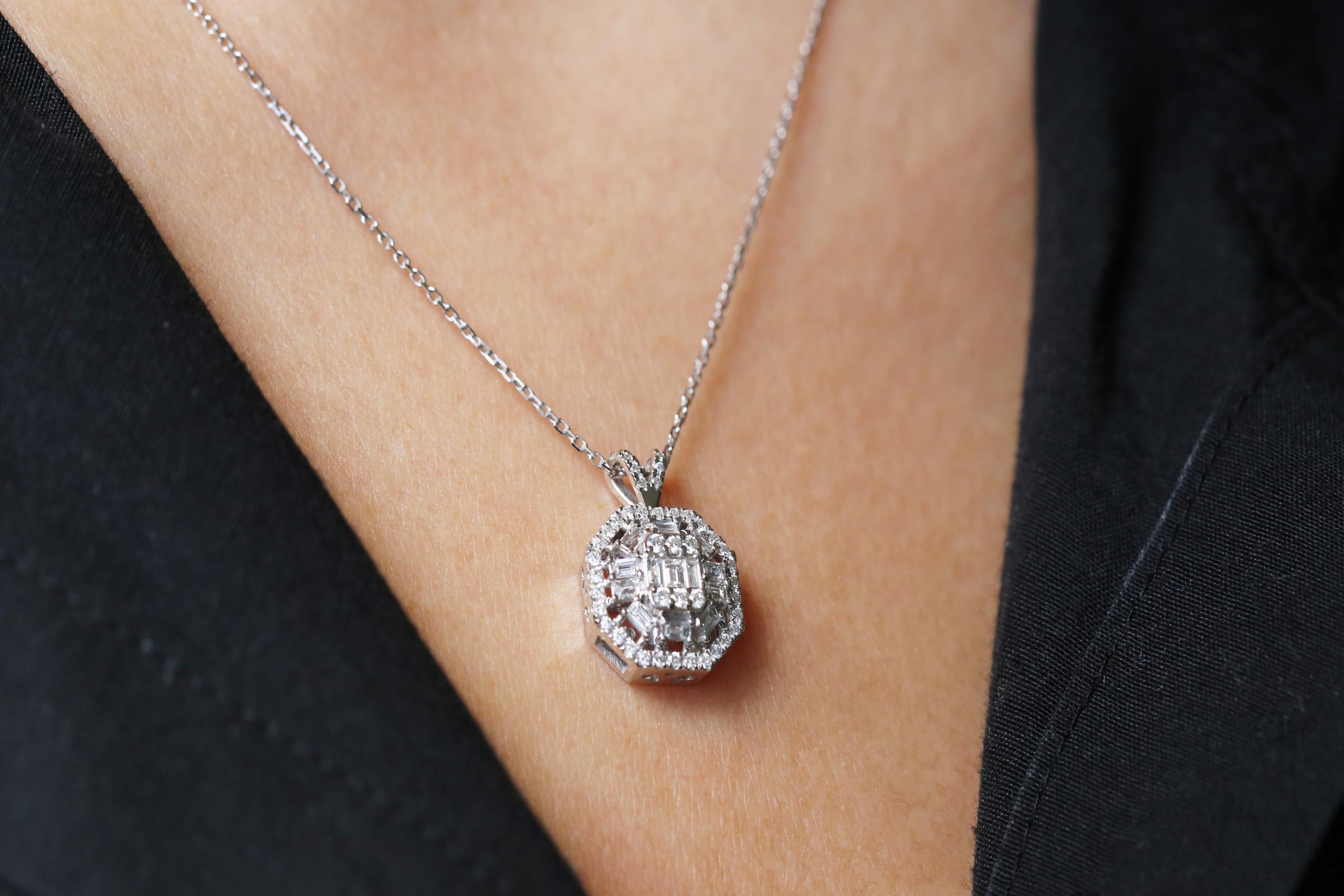 COLIER N000269 DIN AUR ALB 14K FORMA HEXAGON CU DIAMANTE - Bijuterii LA ROSA - Verighete si Inele de Logodna, bijuterii cu diamante