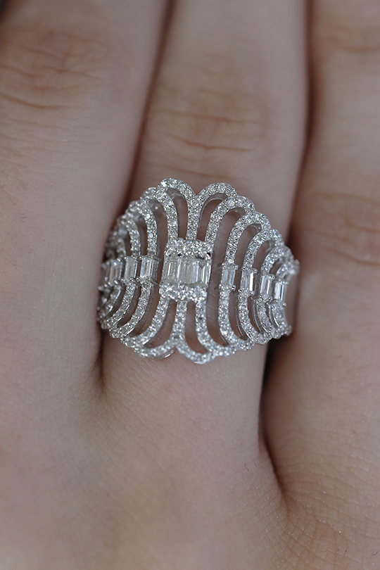 INEL R001444 DIN AUR ALB 14K FORMA FLUTURE CU DIAMANTE - Bijuterii LA ROSA - Verighete si Inele de Logodna, bijuterii cu diamante
