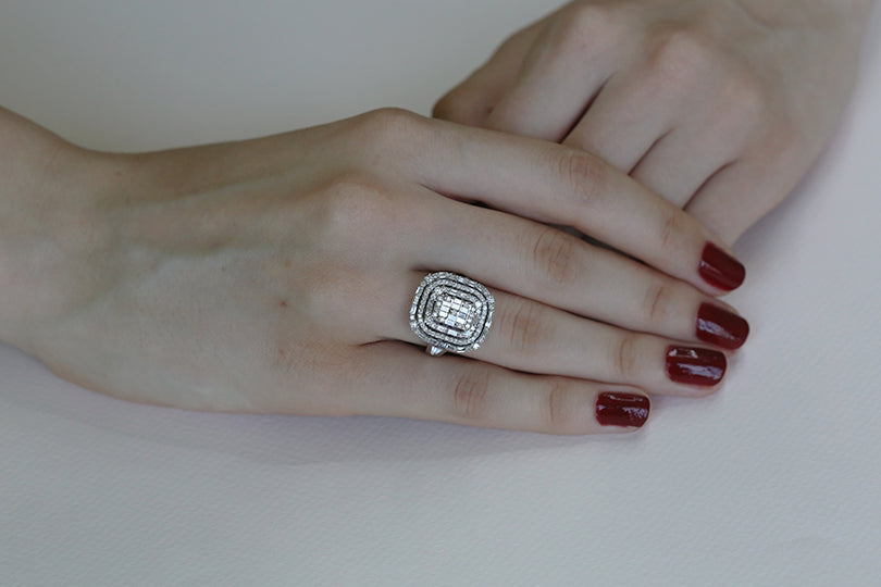 INEL R002835 DIN AUR ALB 14K FORMA SEMIPATRAT MARE CU DIAMANTE - Bijuterii LA ROSA - Verighete si Inele de Logodna, bijuterii cu diamante