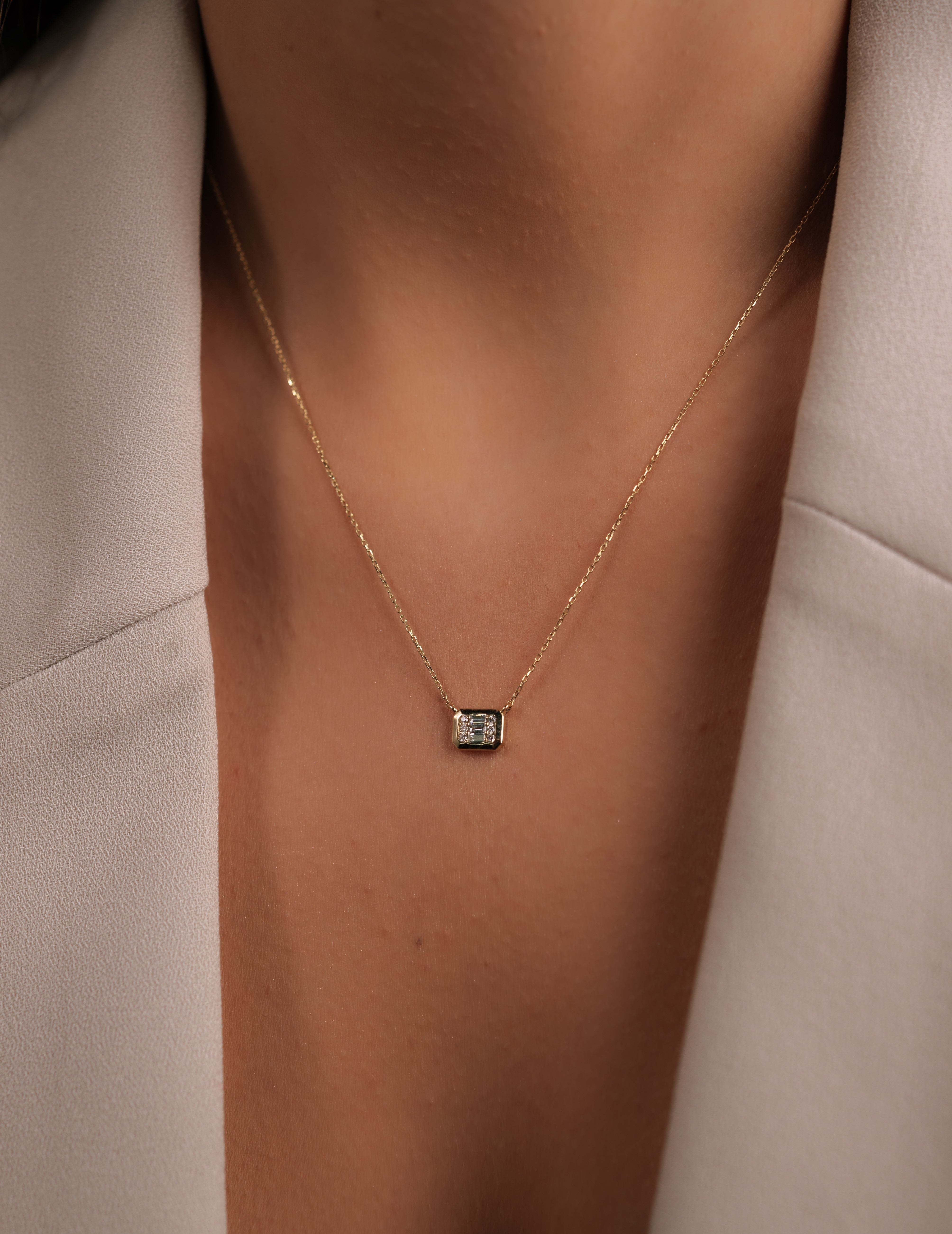 COLIER N000793 DIN AUR GALBEN 14K FORMA DREPTUNGHIULARA CU DIAMANTE - Bijuterii LA ROSA - Verighete si Inele de Logodna, bijuterii cu diamante