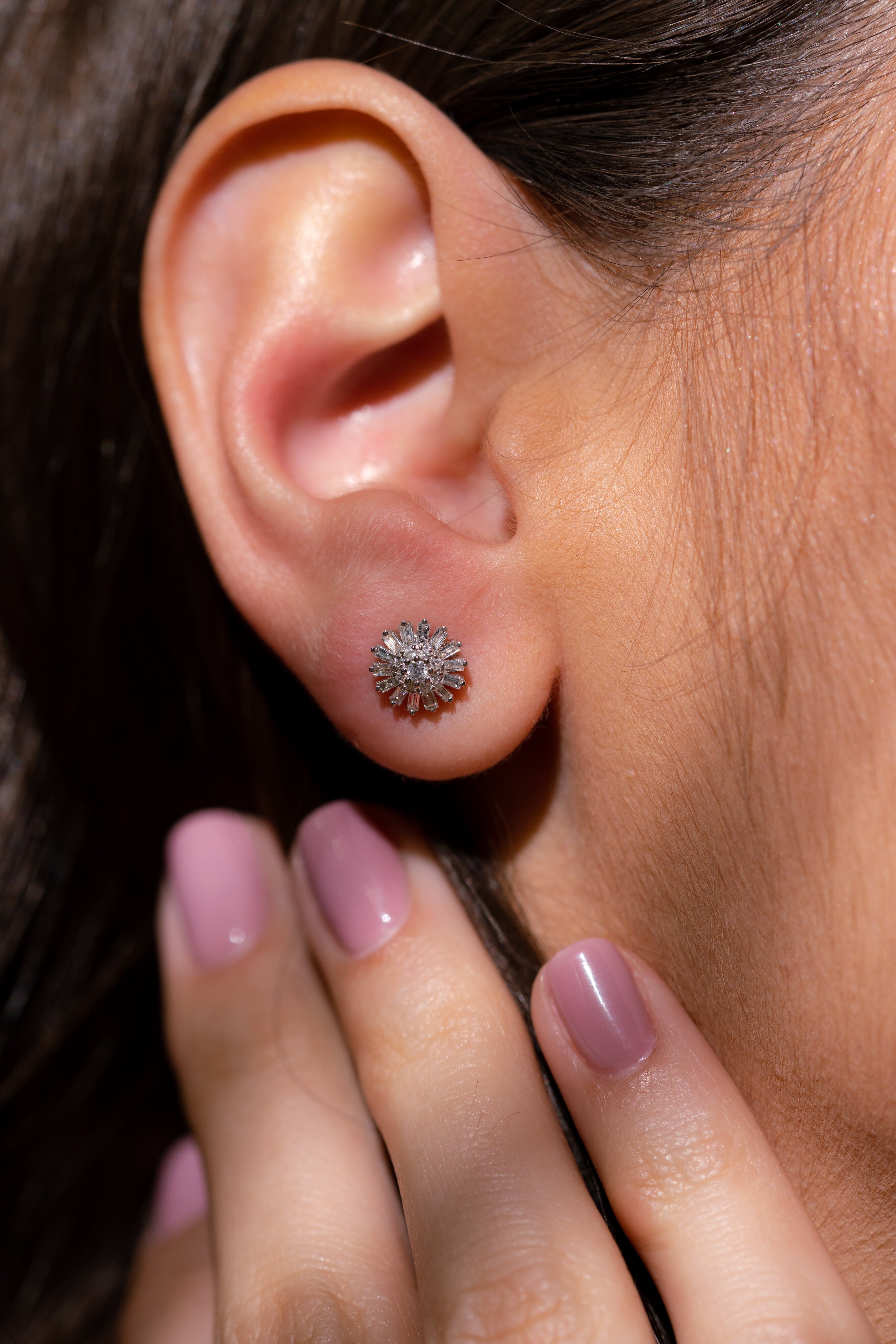 CERCEI E000949 DIN AUR ALB 14K FORMA FLOARE CU DIAMANTE - Bijuterii LA ROSA