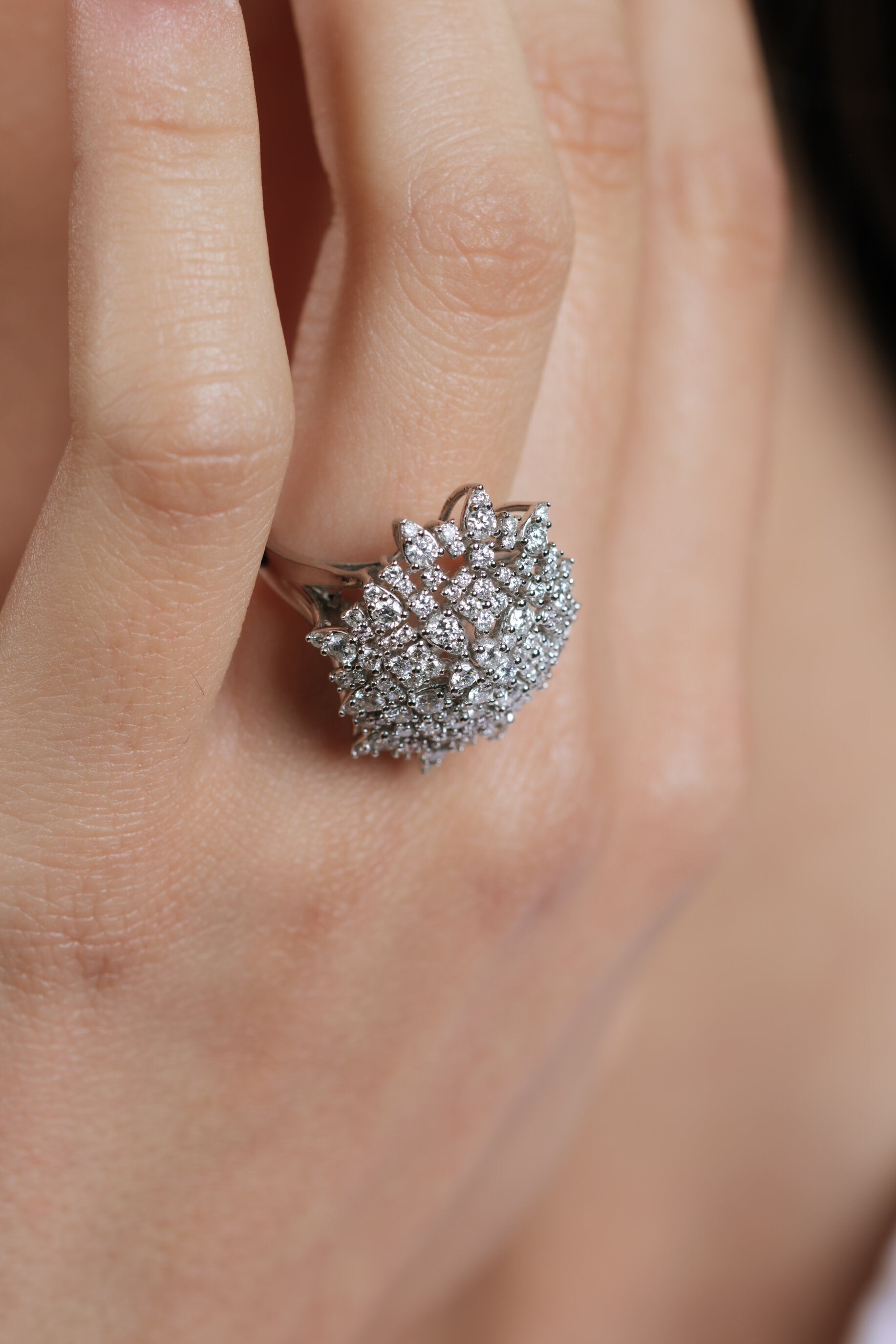 INEL R001465 DIN AUR ALB 14K FORMA OVALA CU DIAMANTE - Bijuterii LA ROSA