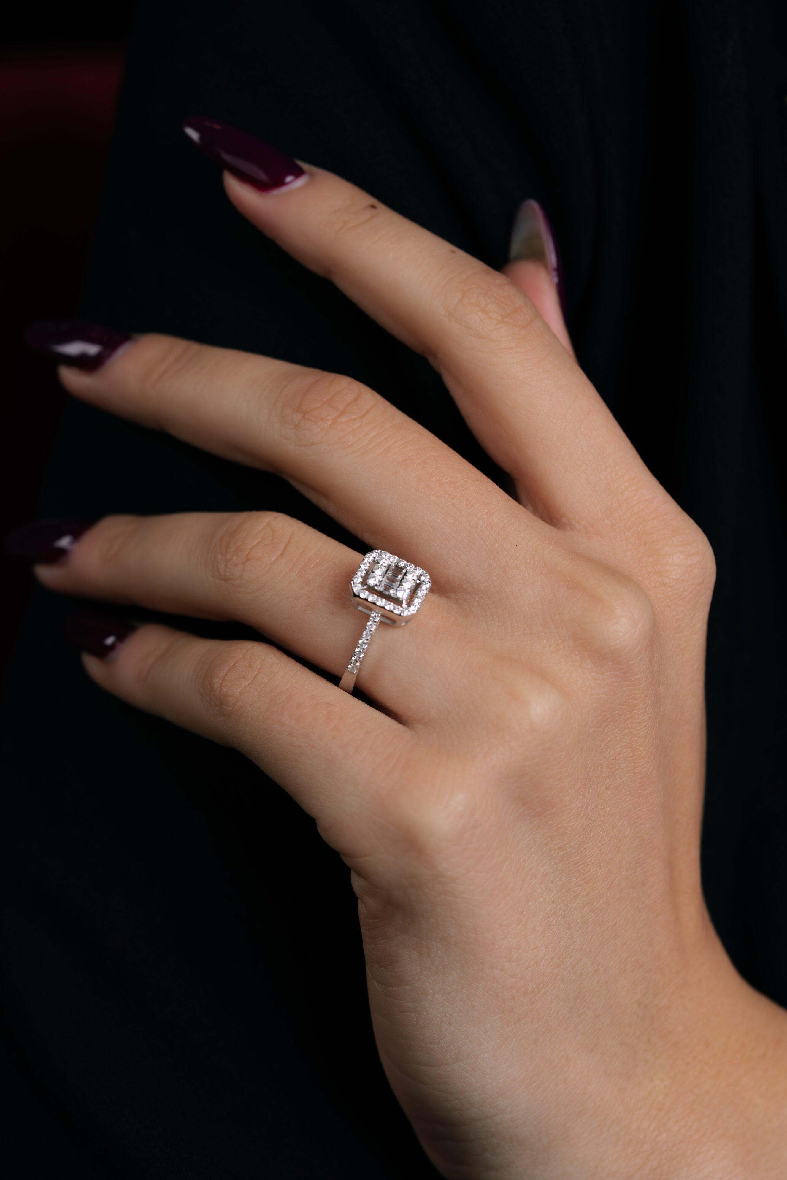 INEL R004781 DIN AUR ALB 14K FORMA PATRATA CU DIAMANTE - Bijuterii LA ROSA