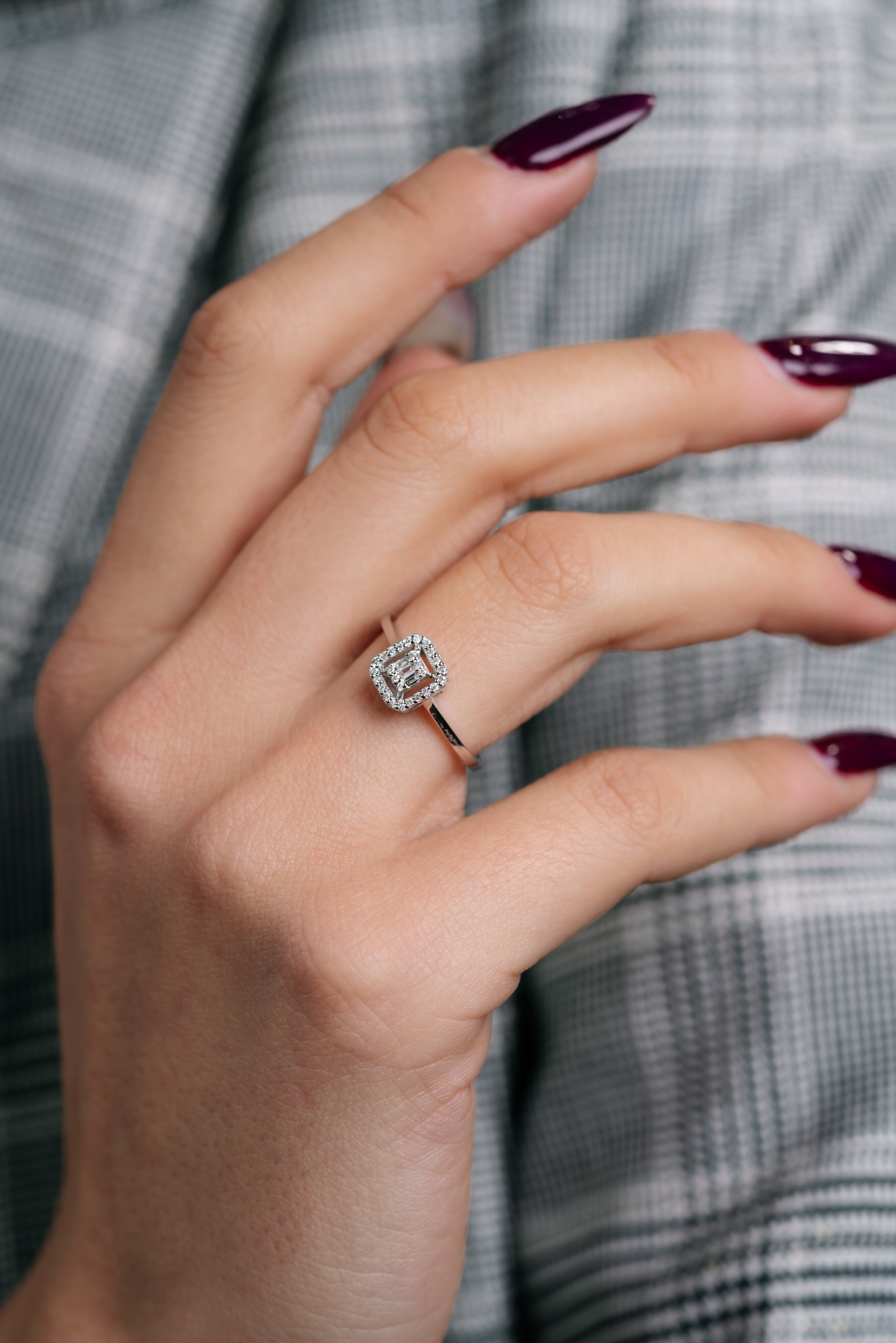 INEL R004787 DIN AUR ALB 14K FORMA DREPTUNGHI CU DIAMANTE - Bijuterii LA ROSA