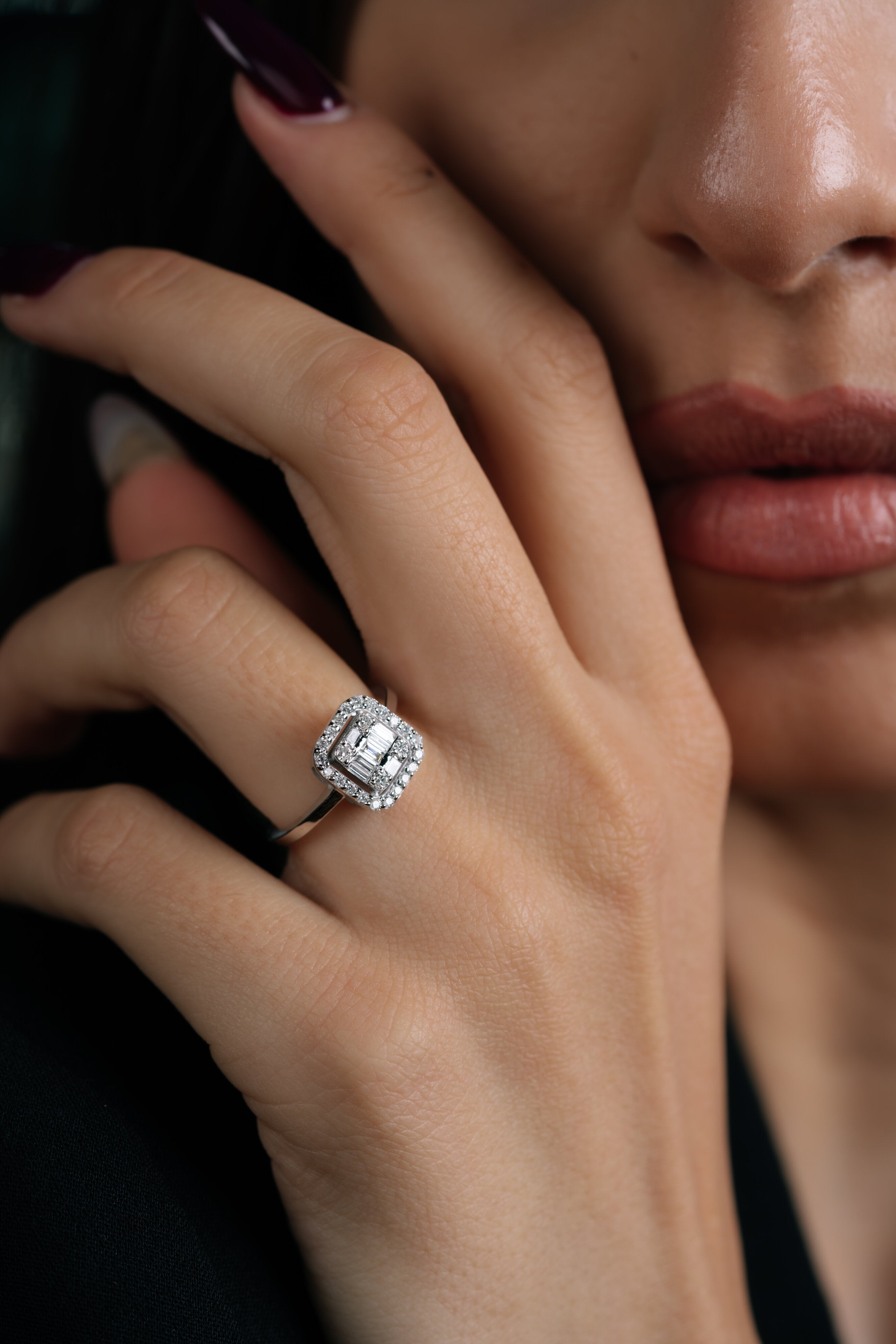 INEL R004796 DIN AUR ALB 14K FORMA PATRATA CU DIAMANTE - Bijuterii LA ROSA