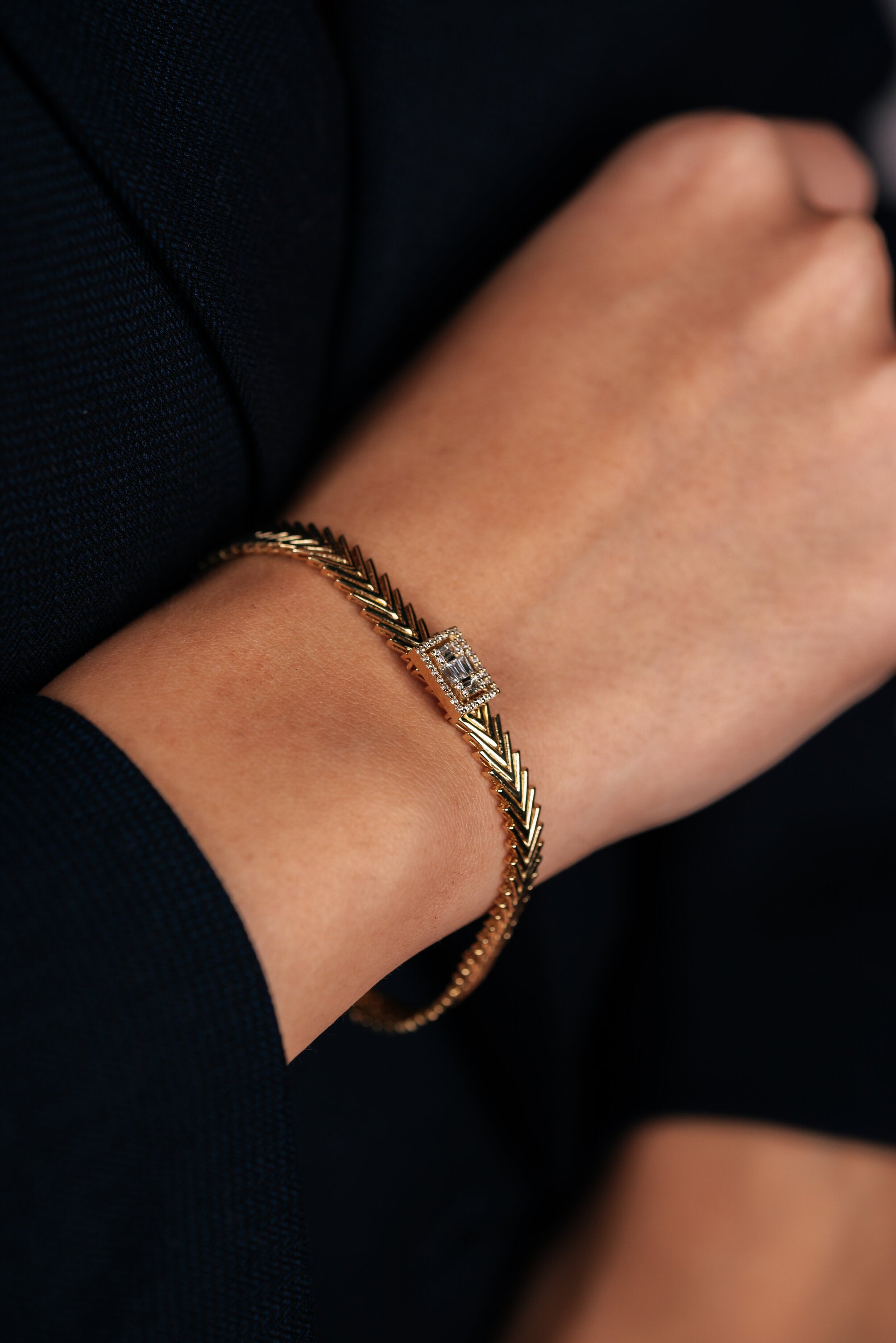 BRATARA B000446 FORMA DREPTUNGHIULARA DIN AUR GALBEN 14K CU DIAMANTE - Bijuterii LA ROSA - Verighete si Inele de Logodna, bijuterii cu diamante