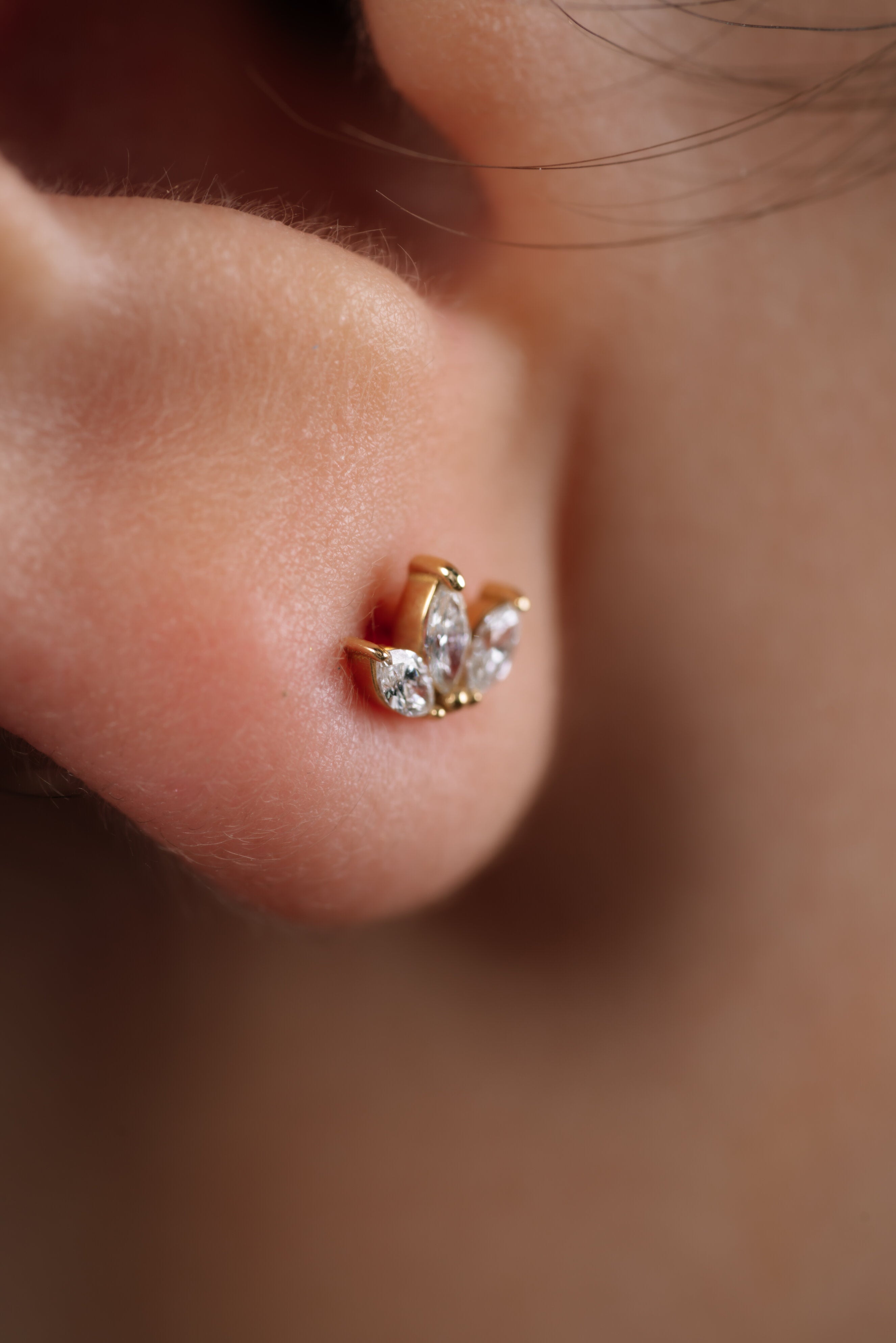 Cercei E001073 din aur galben de 14k cu diamante marquise - Bijuterii LA ROSA