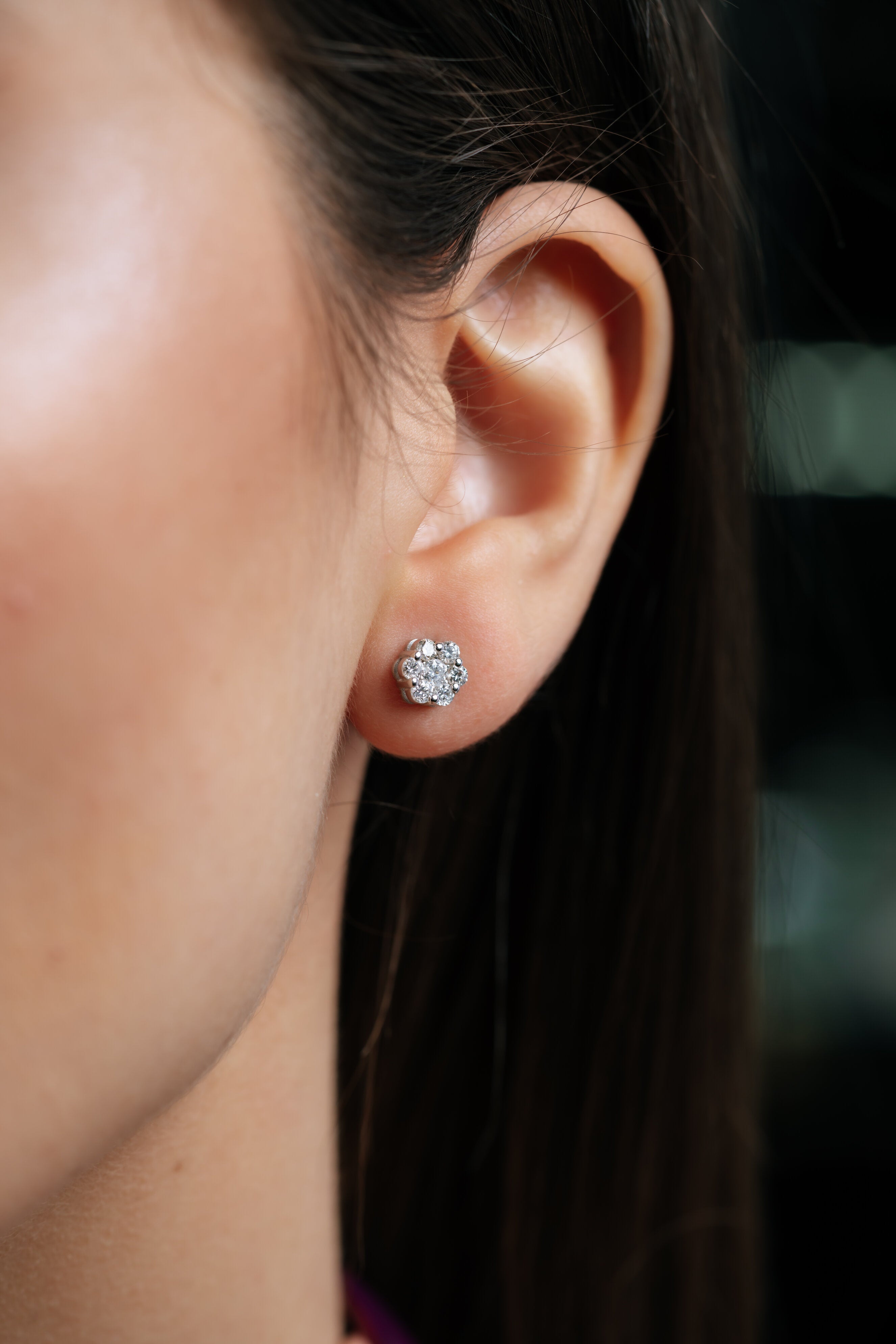 CERCEI E001104 DIN AUR ALB 14K FORMA FLOARE CU DIAMANTE - Bijuterii LA ROSA