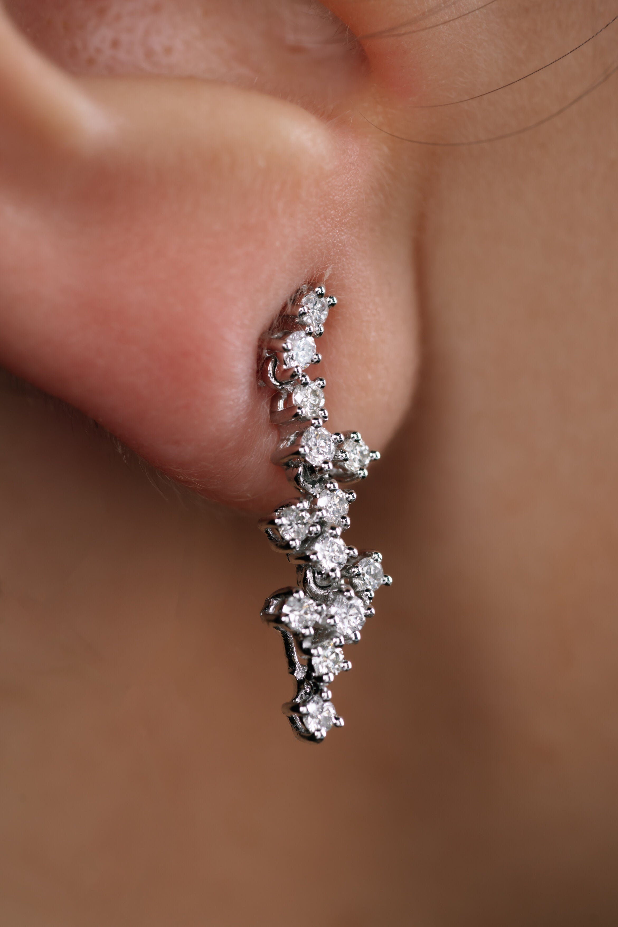 CERCEI E001111 DIN AUR ALB 14K CU DIAMANTE - Bijuterii LA ROSA
