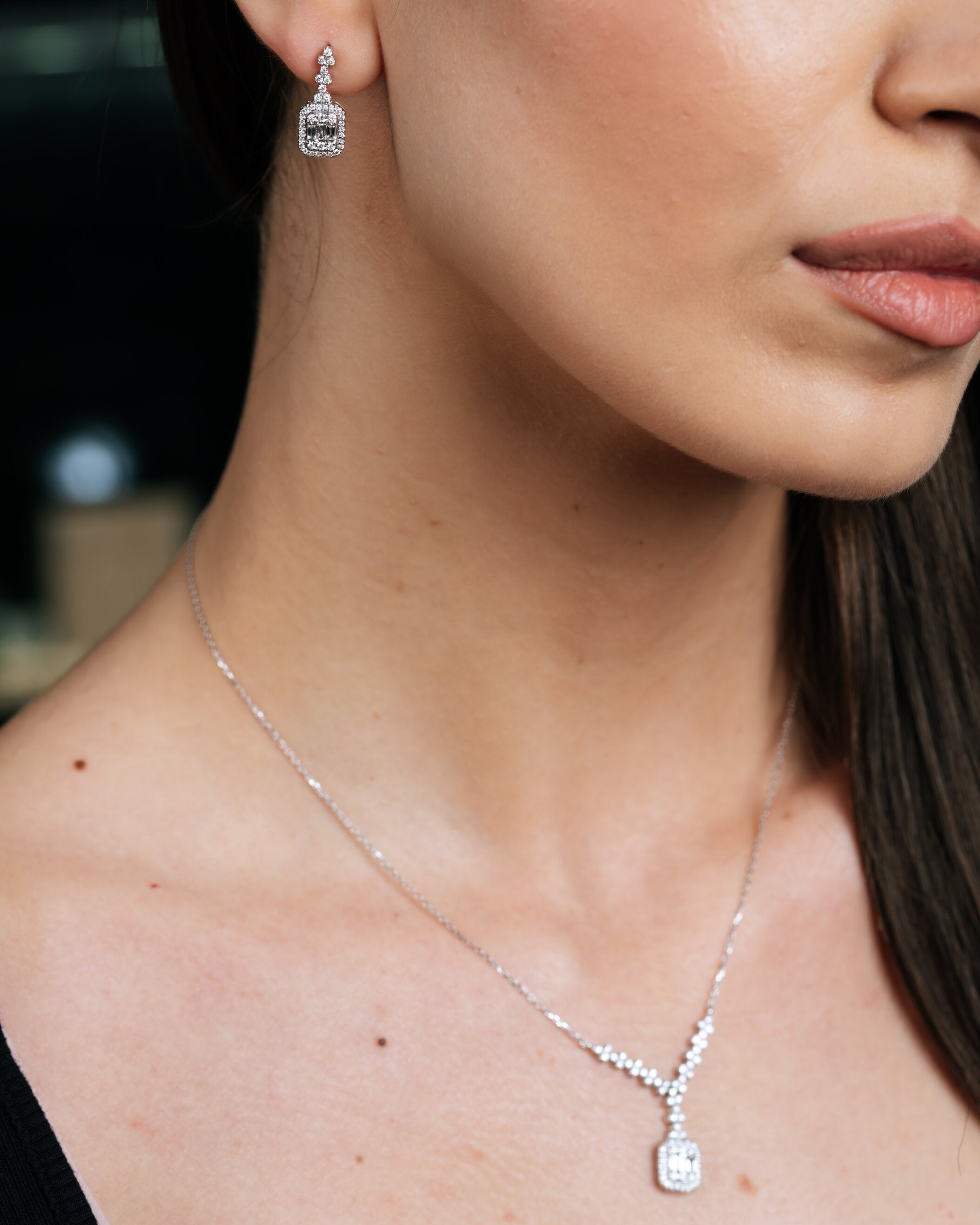 CERCEI E001123 DIN AUR ALB 14K FORMA DREPTUNGHI CU DIAMANTE BAGHETE - Bijuterii LA ROSA