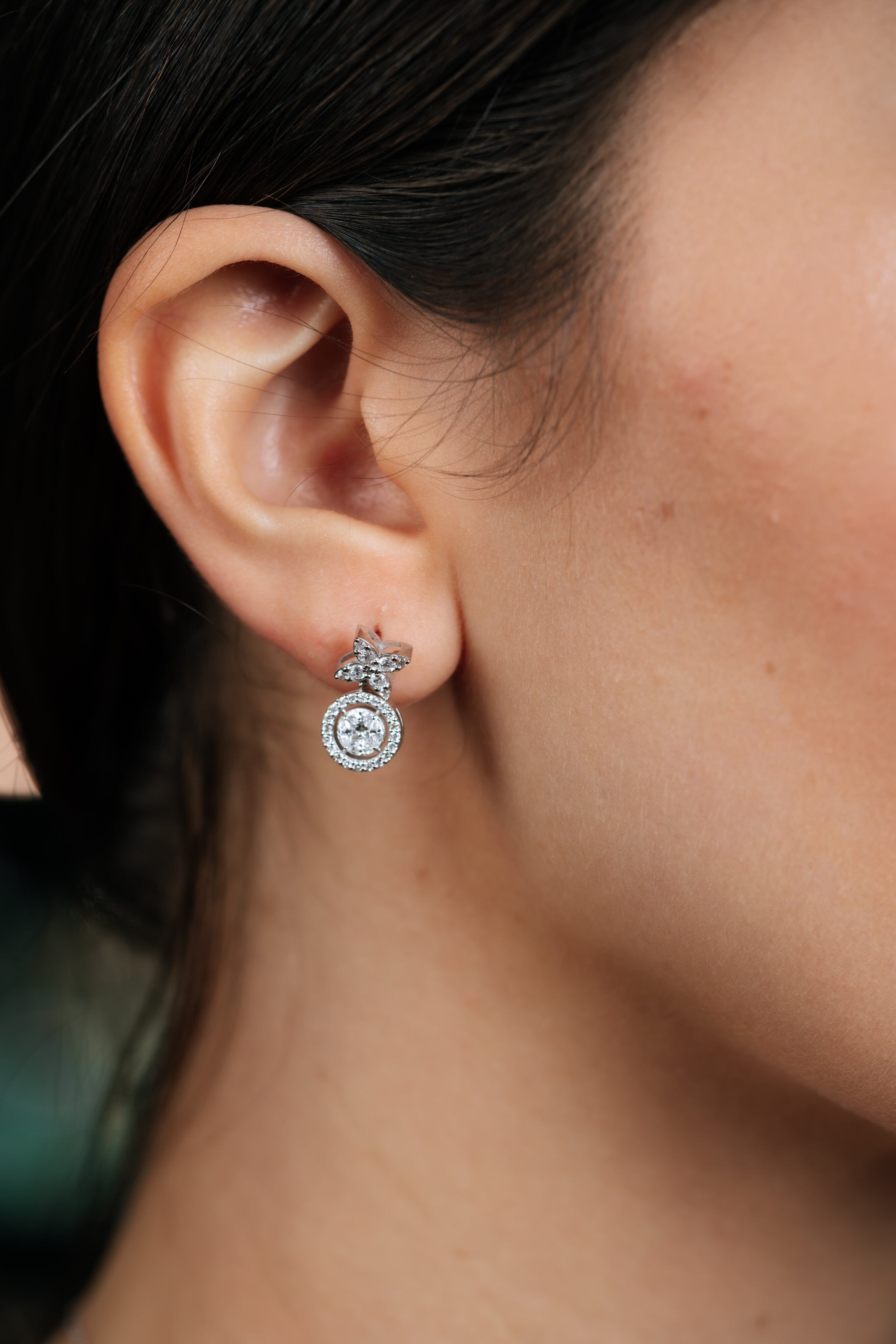 CERCEI E001156 DIN AUR ALB 14K FORMA ROTUNDA CU DIAMANTE - Bijuterii LA ROSA