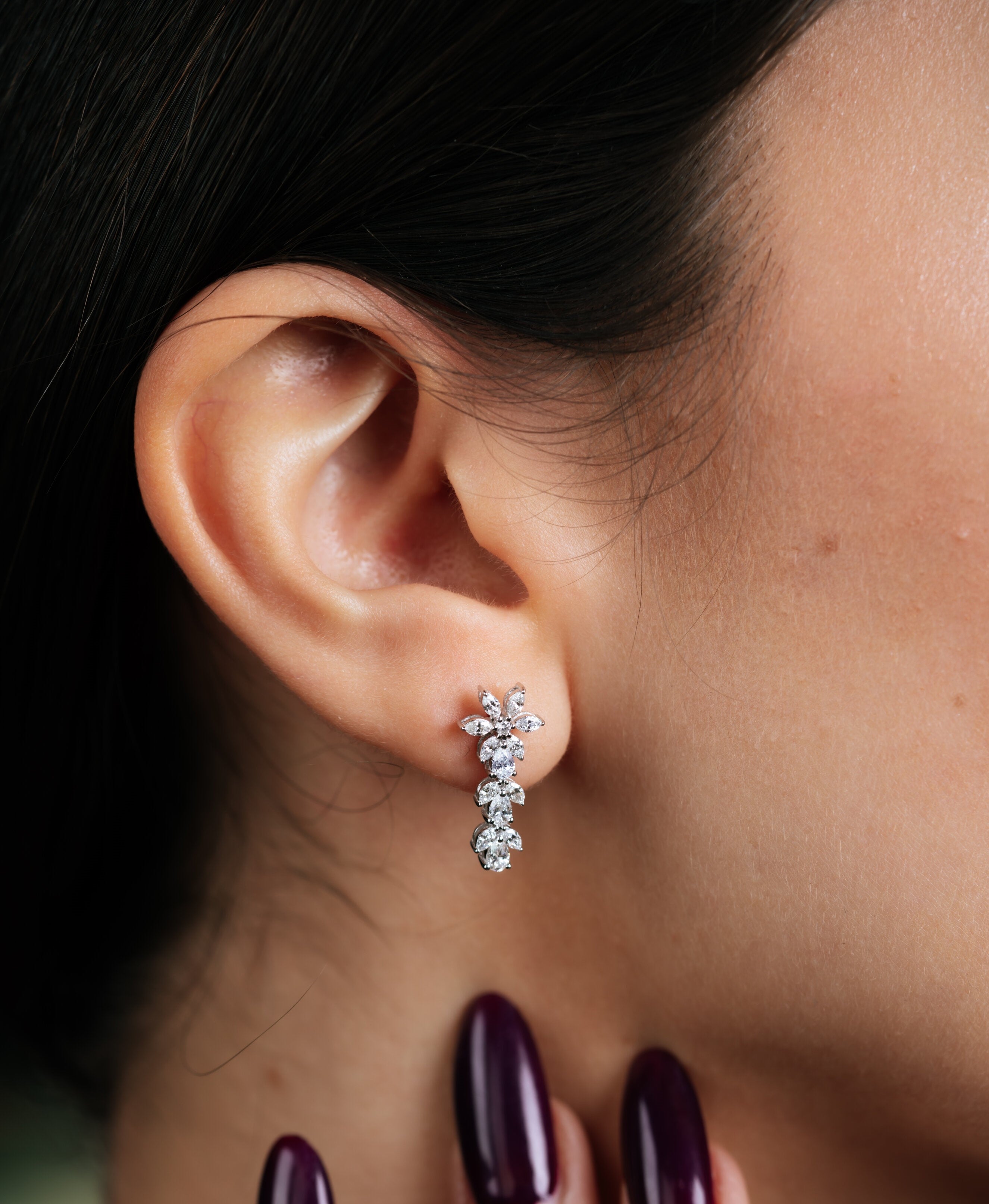 CERCEI E001214 DIN AUR ALB 14K FORMA MARQUISE CU DIAMANTE - Bijuterii LA ROSA